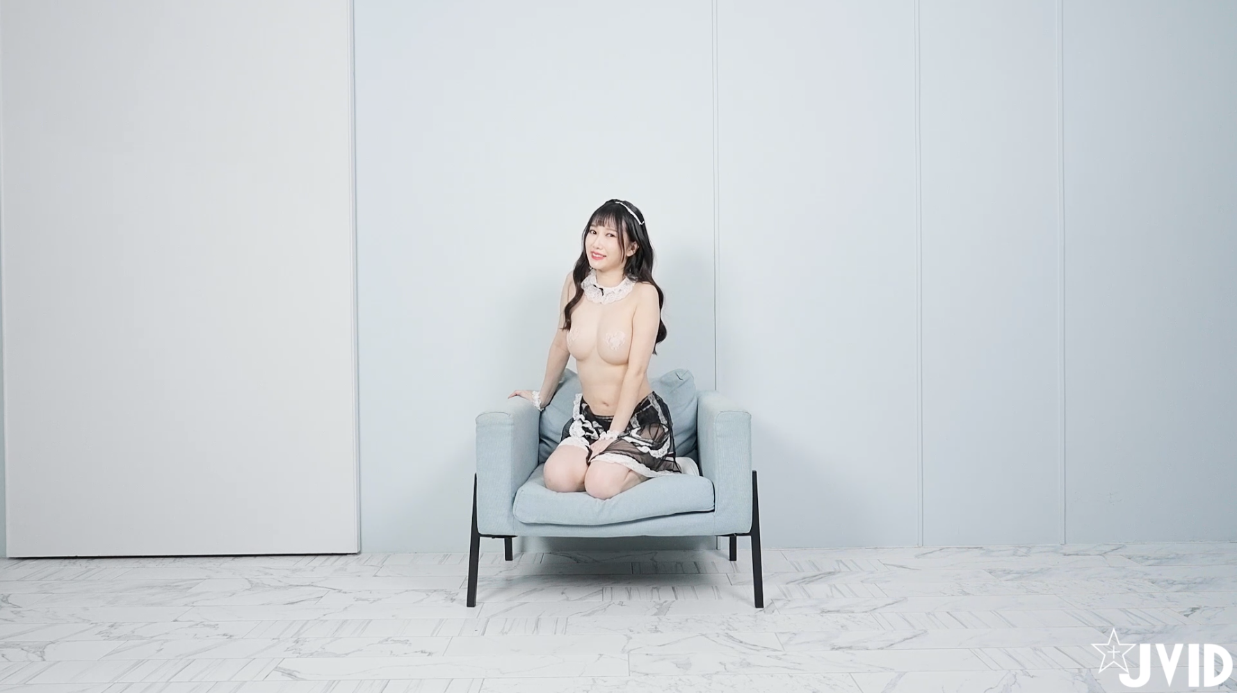 JVID專屬女僕到你家！膚白貌美還有「超專業打掃技術」，讓你身體徹底排毒！