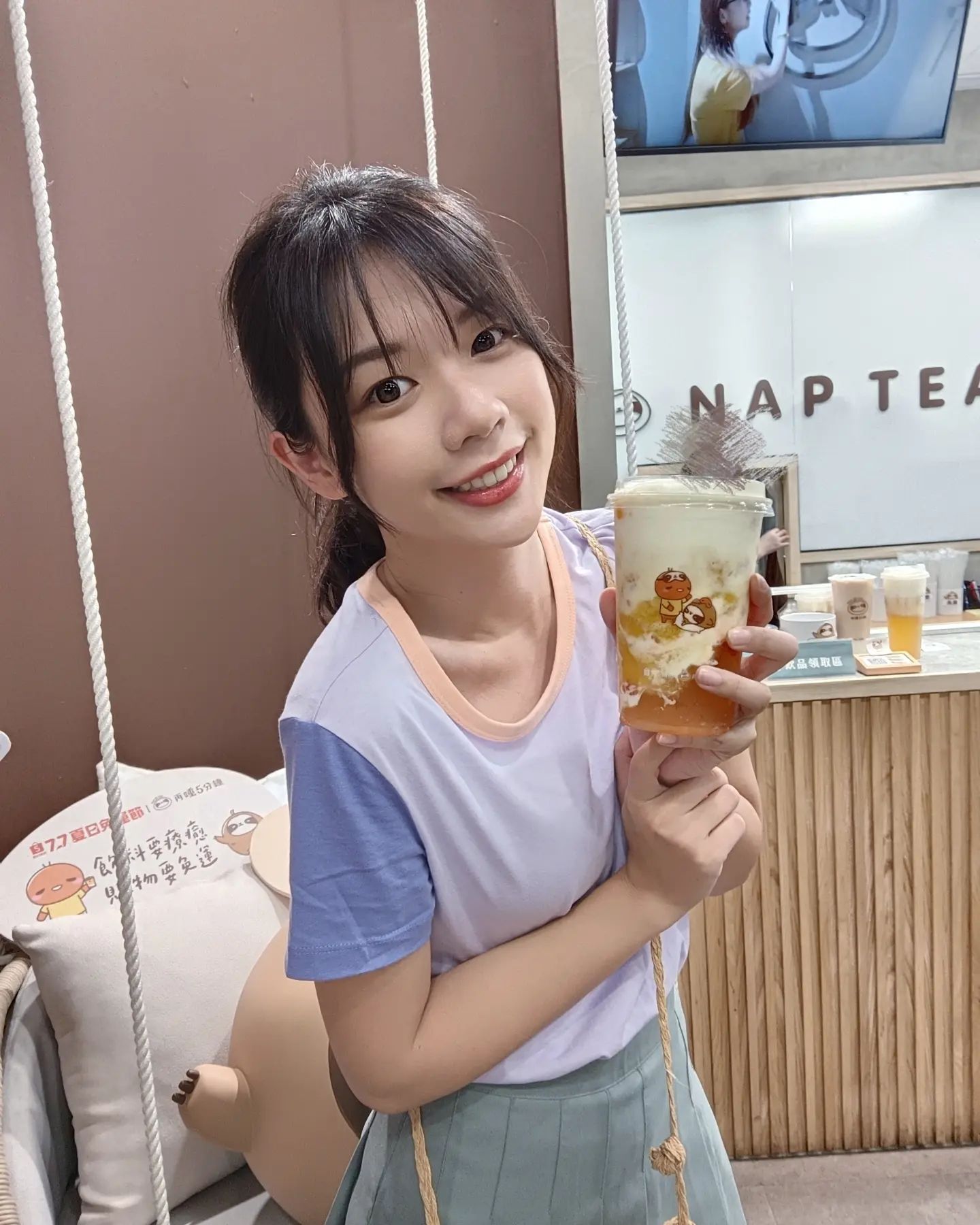 美腿老師「芊聿」白皙的極品身材讓人戀愛！無法招架 - 美女圖 -