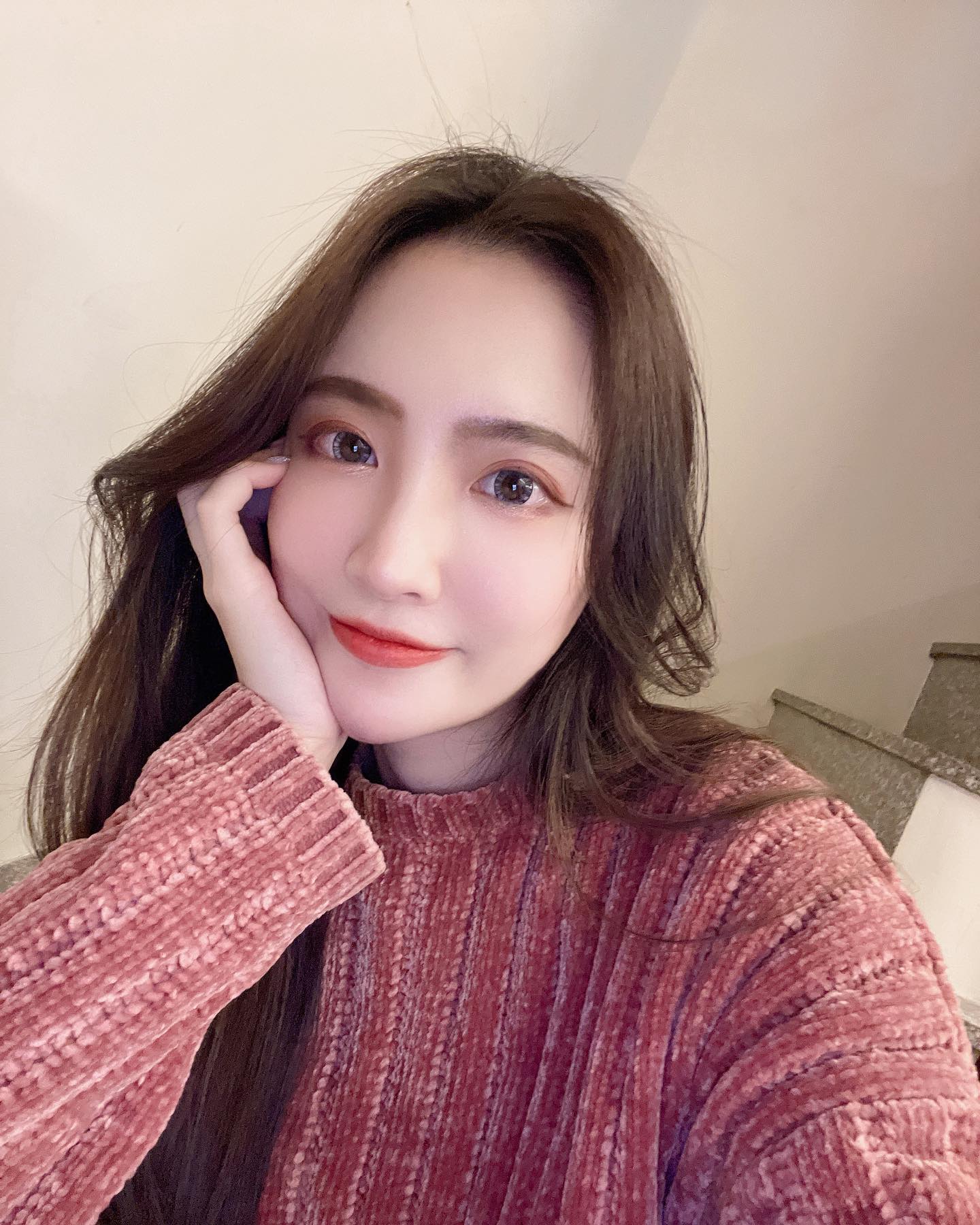 直播正妹「王宇彤」姣好外型讓人戀愛了 網大讚：真的好 - 美女圖 -
