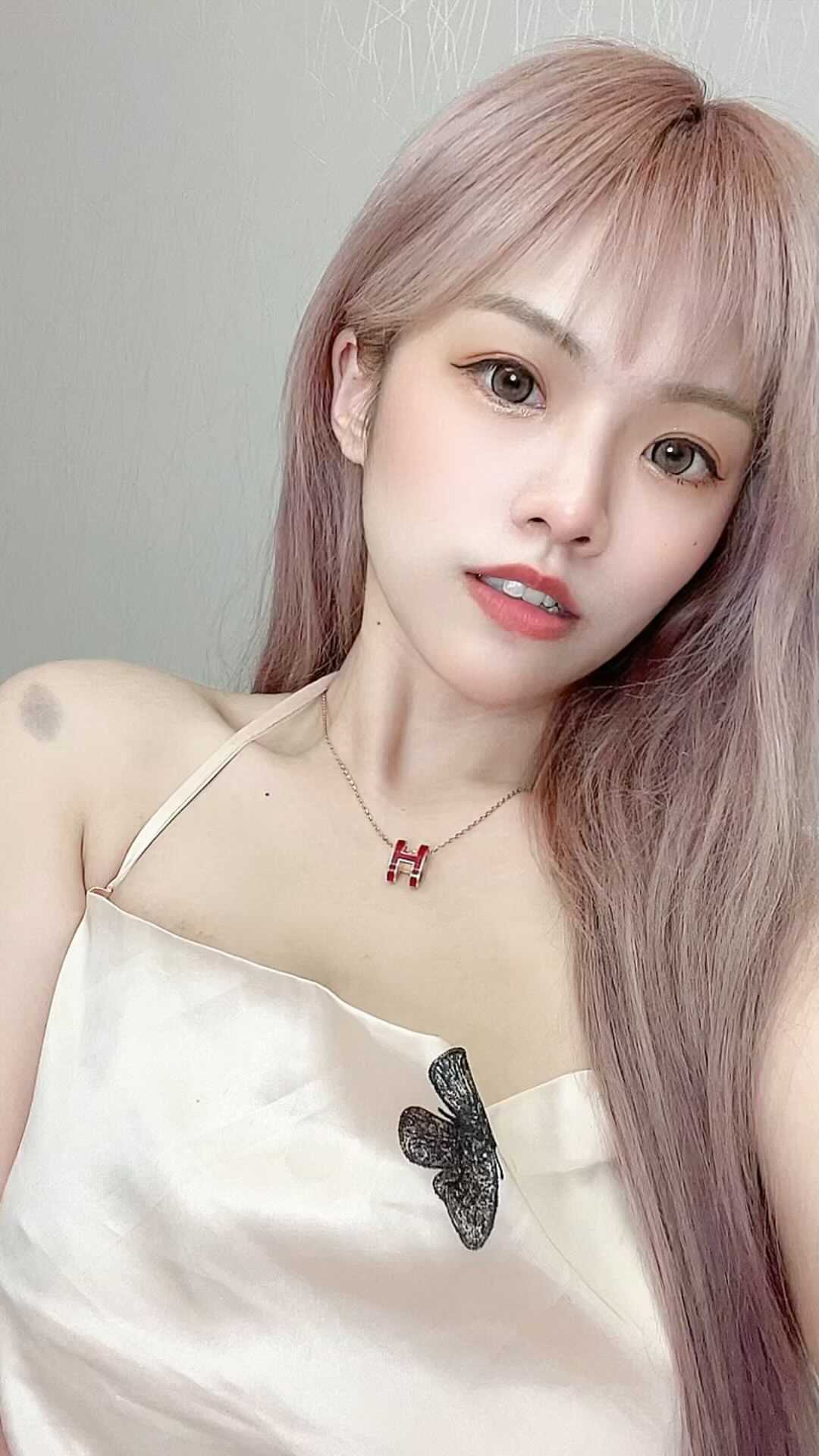 性感「馮子紜」極品桐體露出超專業.....好身材藏不住 - 美女圖 -