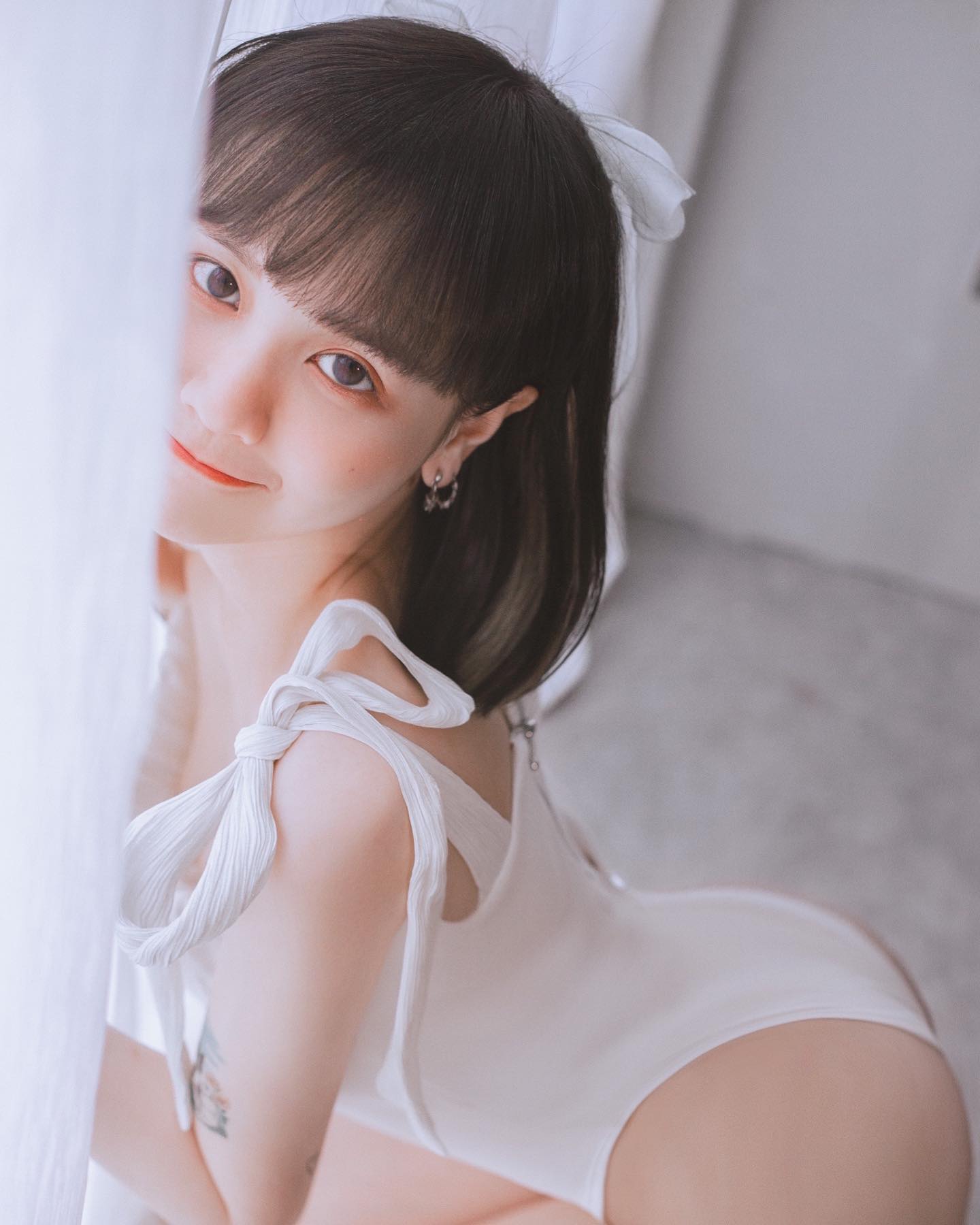 白嫩妹子「許瑜」惹火身材完全不敢直視 勾出你深處的悸動 - 美女圖 -