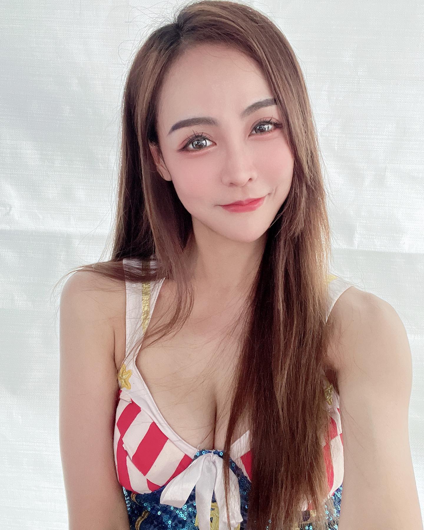 「蔡小佩」笑容甜美誘人 輕易就擄獲你的心 - 美女圖 -
