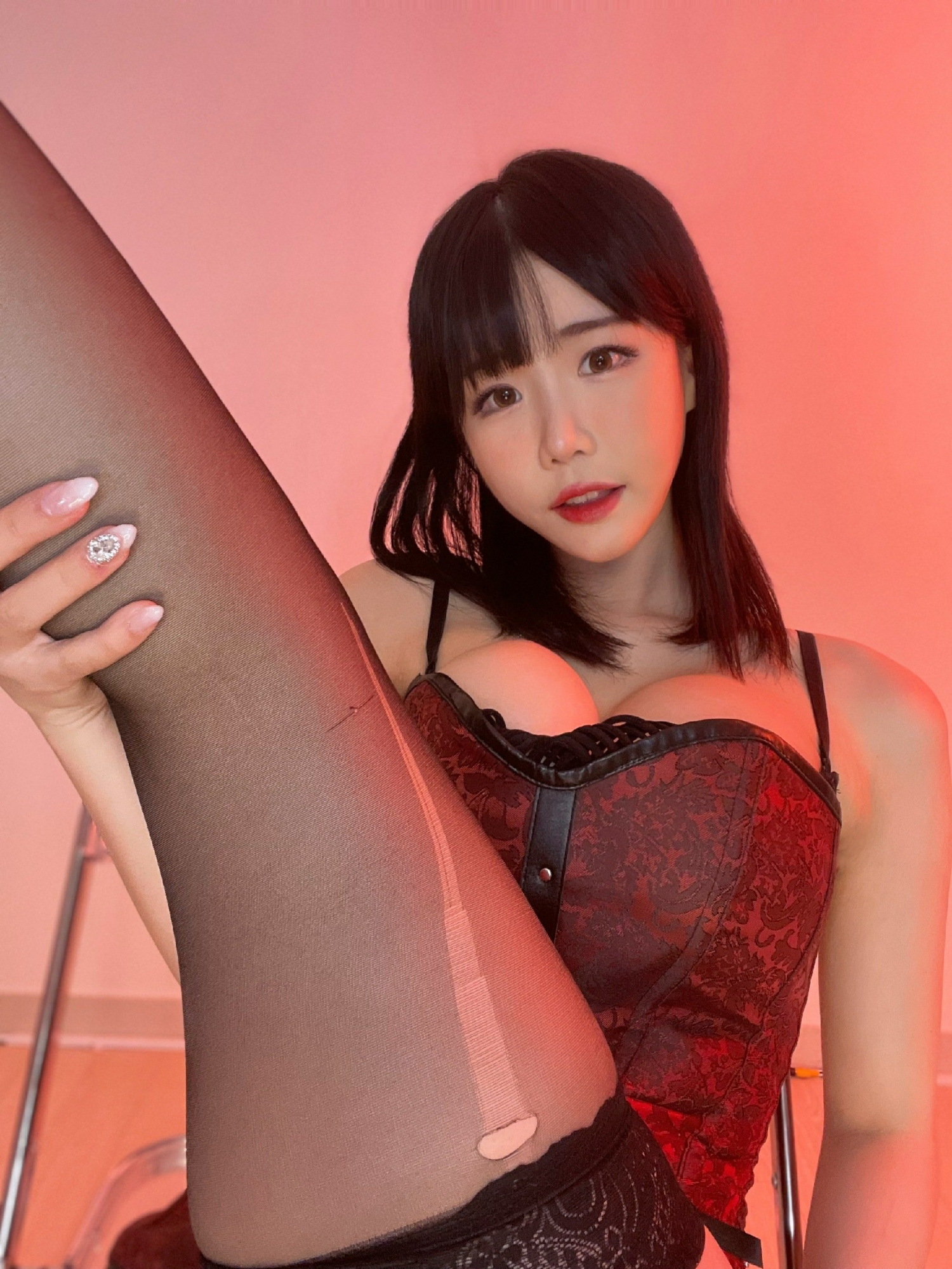 red-rB5Rb5K6.jpg