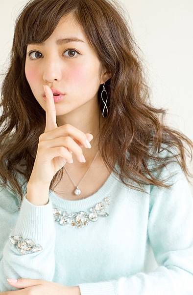 讓人怦然心動的「美背女神」──堀田茜 - 亞洲美女 -