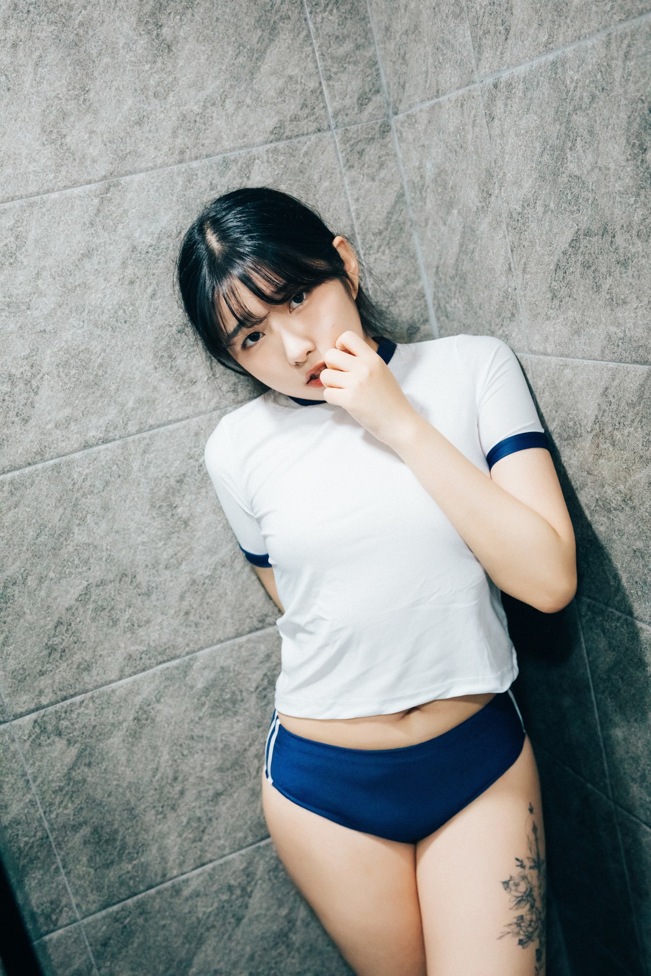 [Sonson 손손] 韓國蘿莉露出誘人屁屁.....難忍慾火 - 貼圖 - 清涼寫真 -