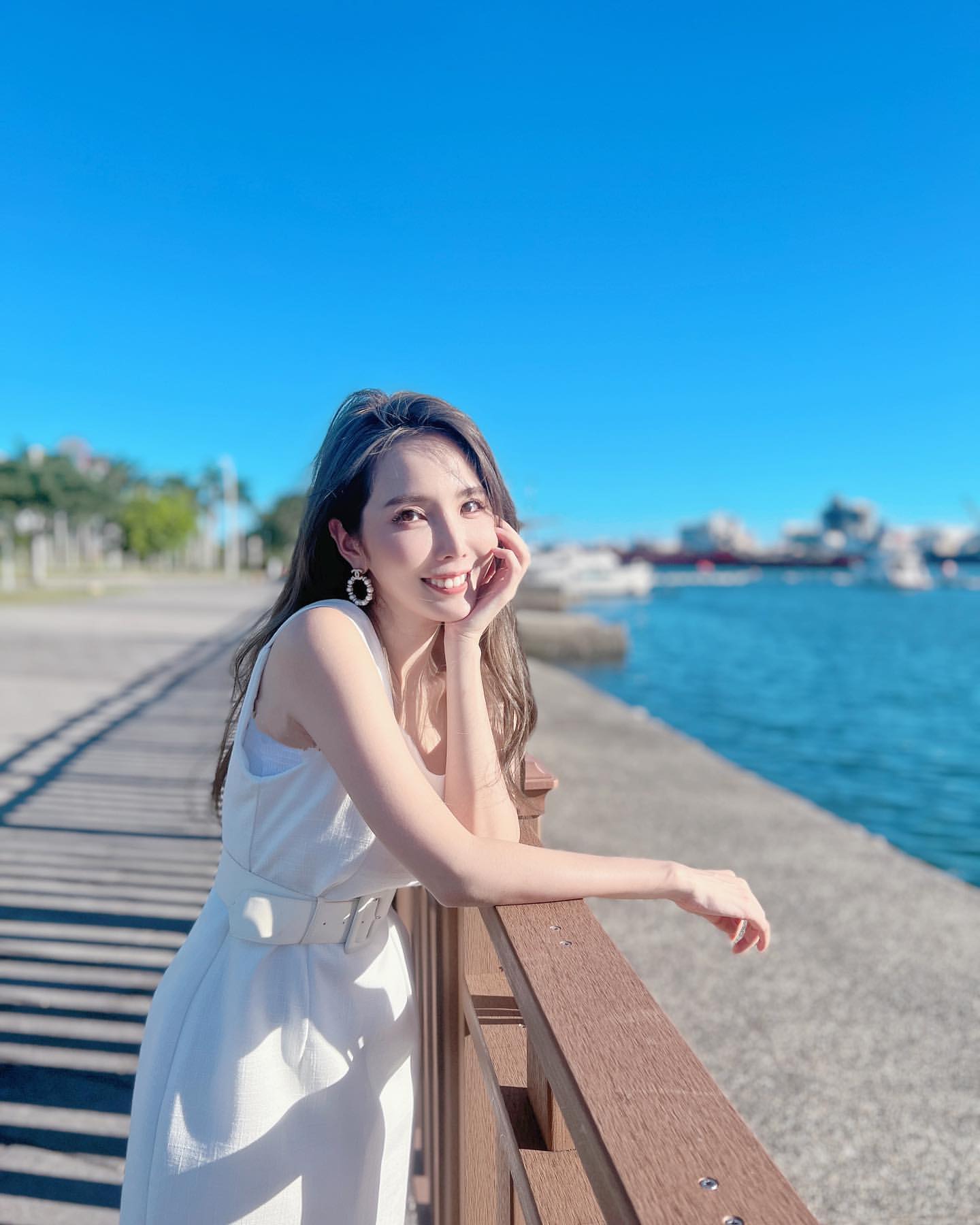 長髮正妹「朱琦郁Catherine Chu」天生麗質！腰束奶澎讓人心癢癢 - 美女圖 -