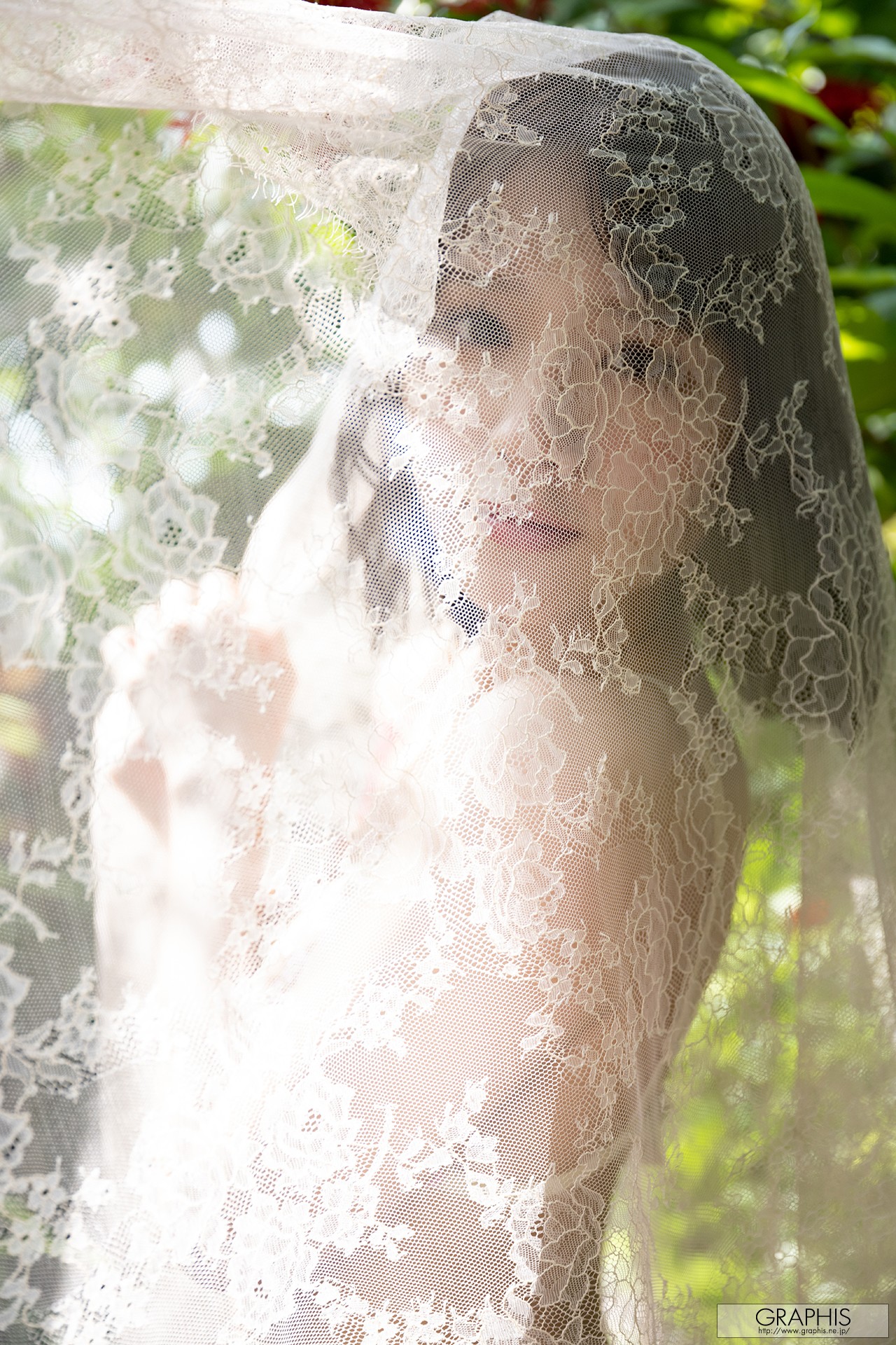 [小倉七海] 櫻花妹露出「白嫩雪乳」看了心癢癢 - 貼圖 - 清涼寫真 -
