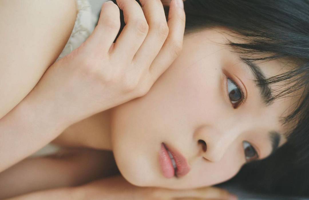 因雜誌對演藝界產生了興趣，廣告中成為熱門話題--河村花 - 亞洲美女 -