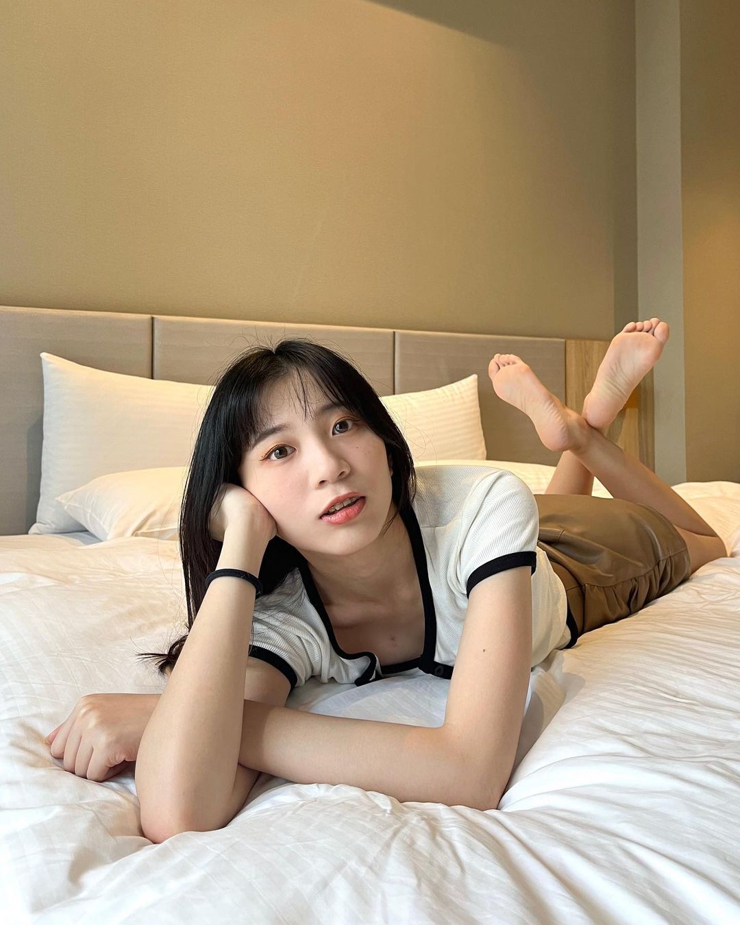 蜜糖甜心「口口口萱」超邪惡美腿太養眼.....辣到極點 - 美女圖 -
