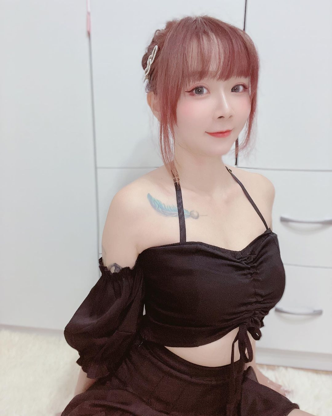 火辣妹子「奶昔蛋蛋」胸型非常極品！飽滿乳球要掉出 - 美女圖 -