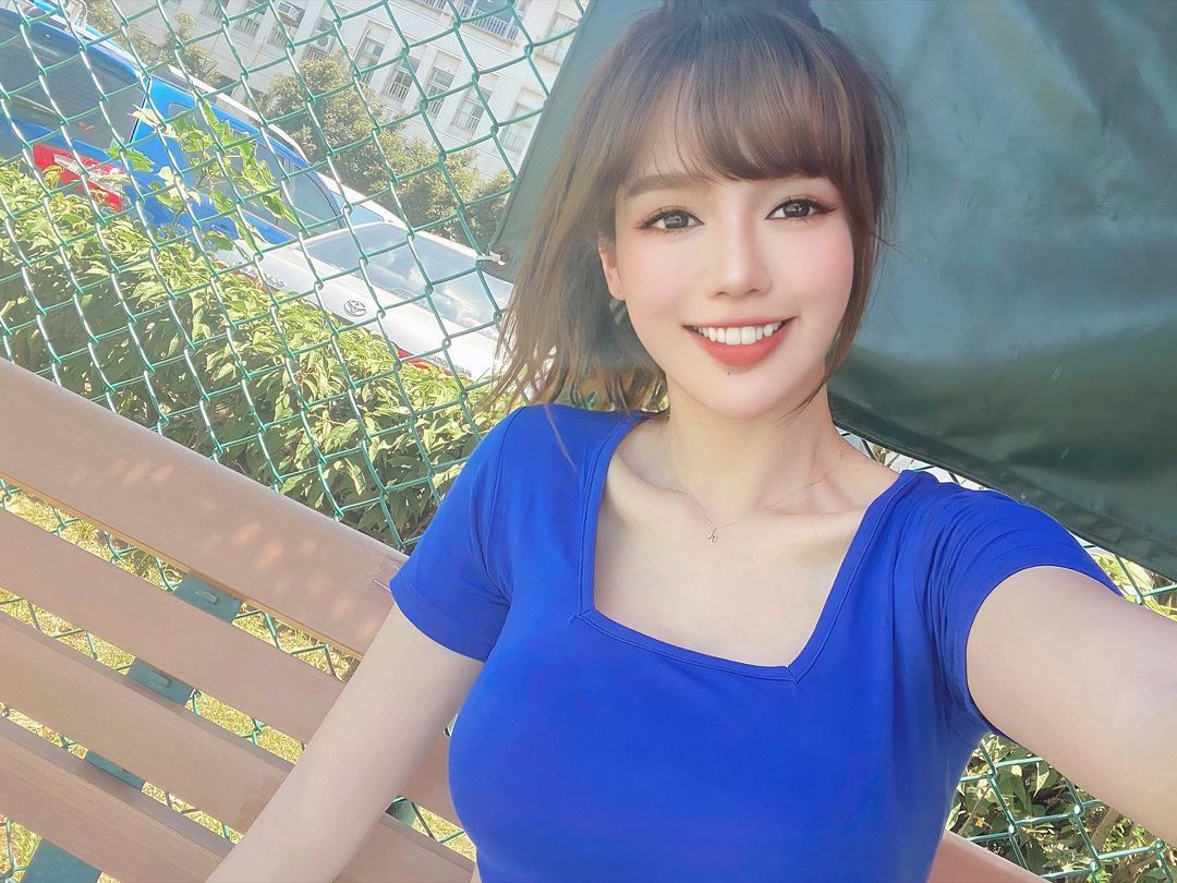 美女「丘涵」清純、性感集於一身 - 美女圖 -