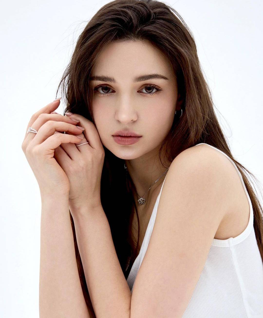業餘模特兒兼YouTuber - 歐美美女 -