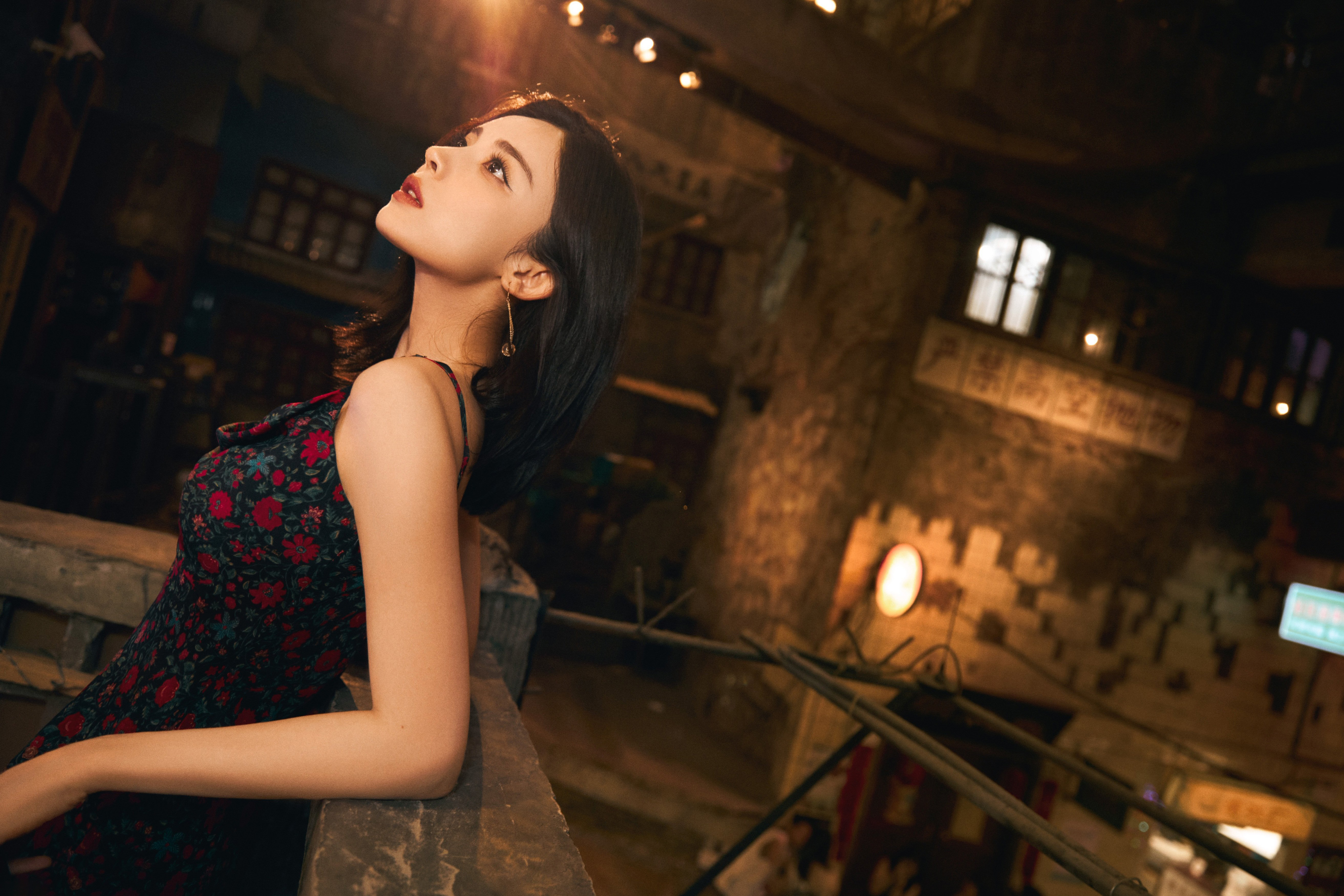 酒吧巷弄冠群芳—古力娜扎[高清套圖] - 亞洲美女 -