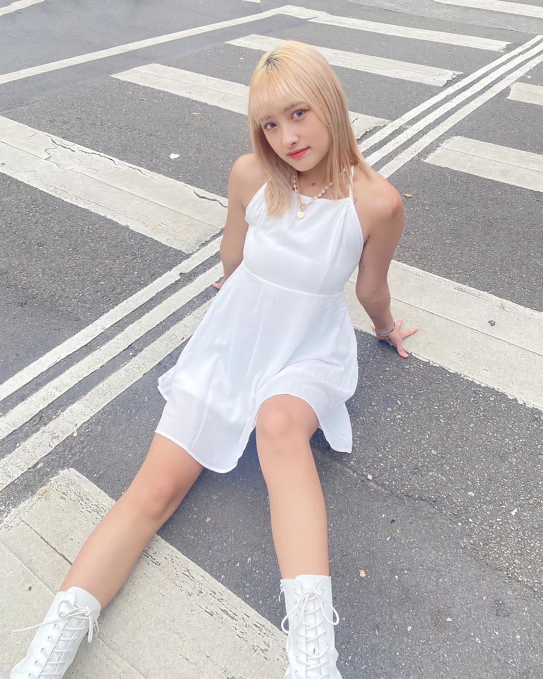 冷豔型美少女「Mina」臉蛋精緻迷人  散發強大魅力 - 美女圖 -