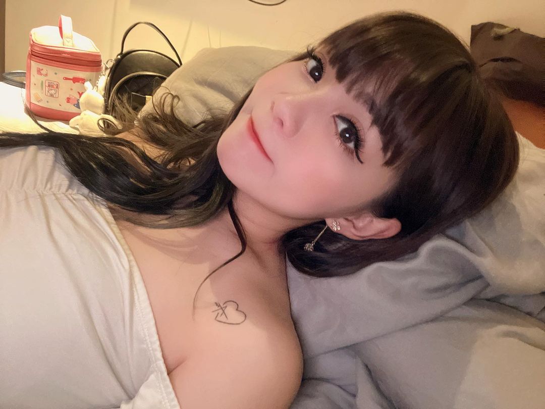 電眼女神「兔寶」美艷外型惹人憐愛 粉絲：全身裝扮真誘惑 - 美女圖 -
