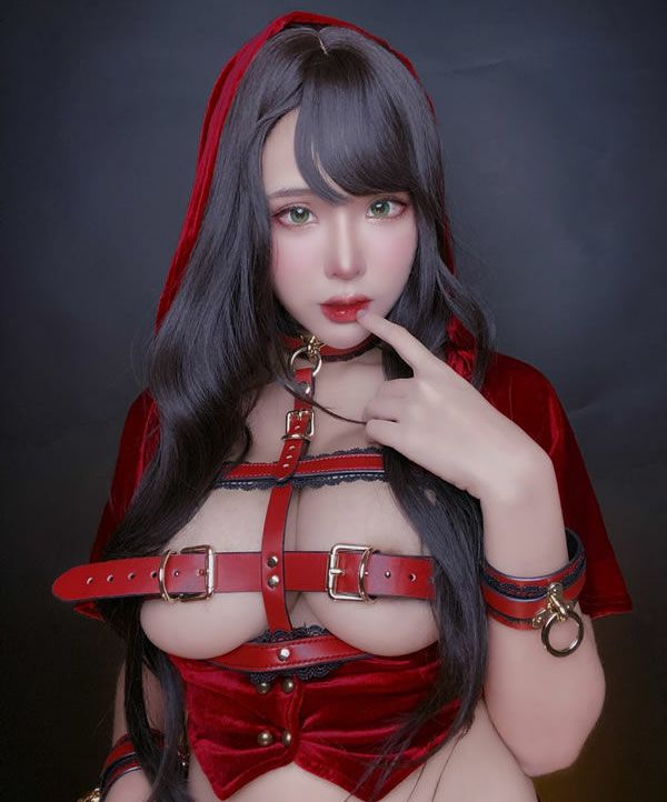Red Voodoo Mistress