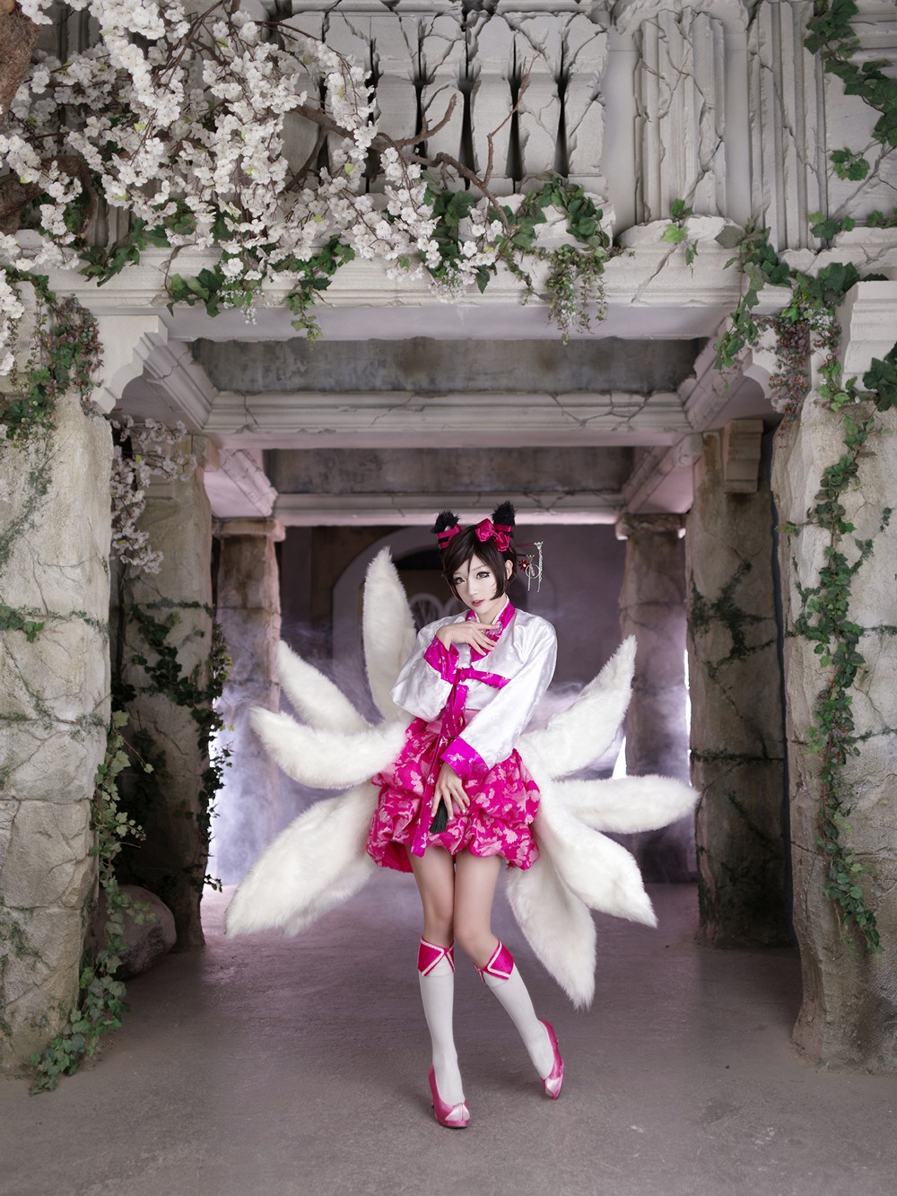 115_League_of_Legends_Divine_Dynasty_Ahri_10.jpg