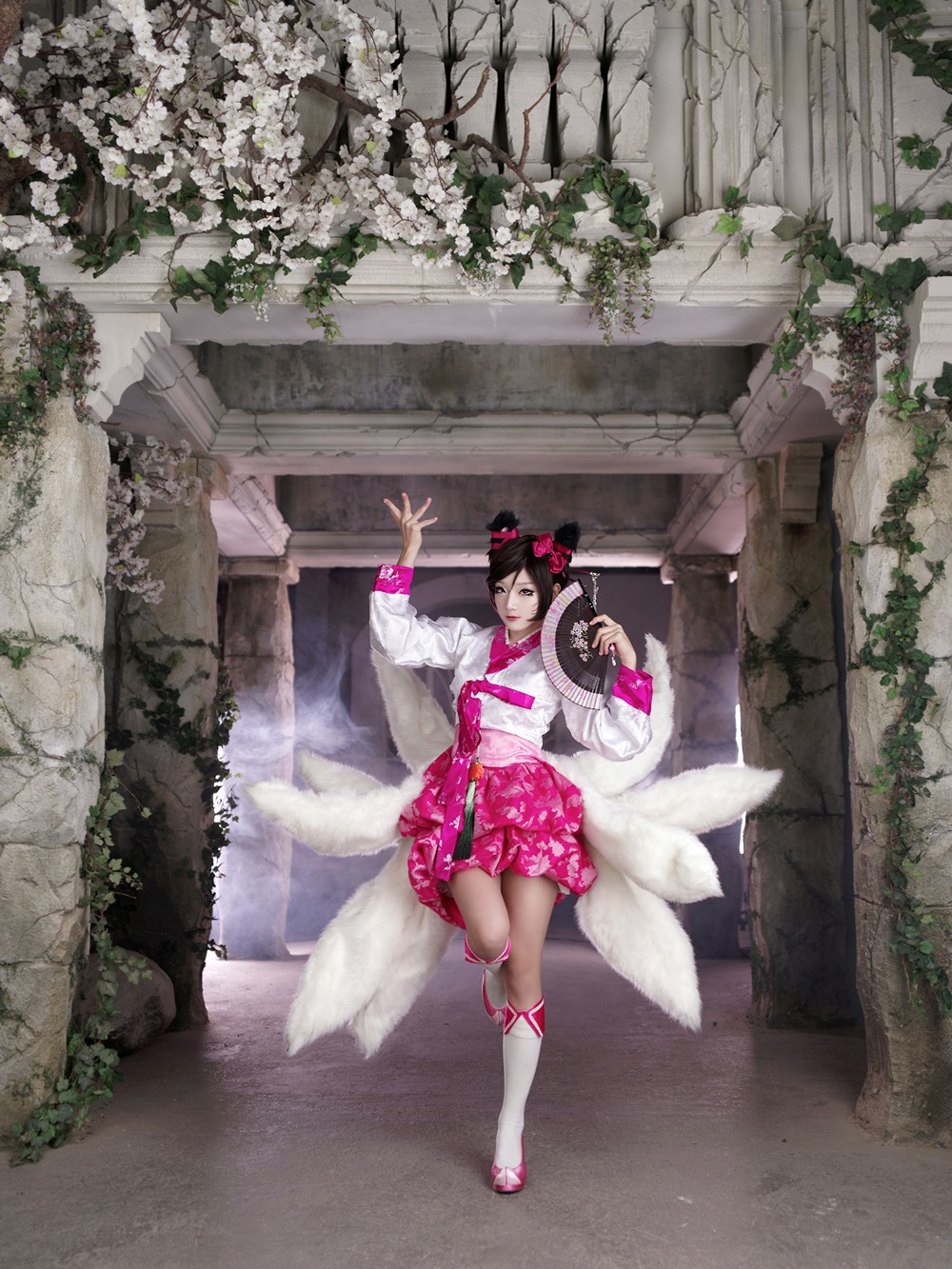 116_League_of_Legends_Divine_Dynasty_Ahri_11.jpg