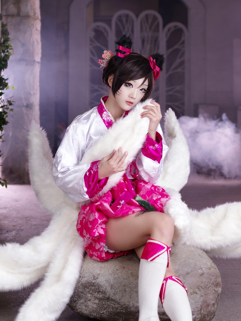 119_League_of_Legends_Divine_Dynasty_Ahri_14.jpg