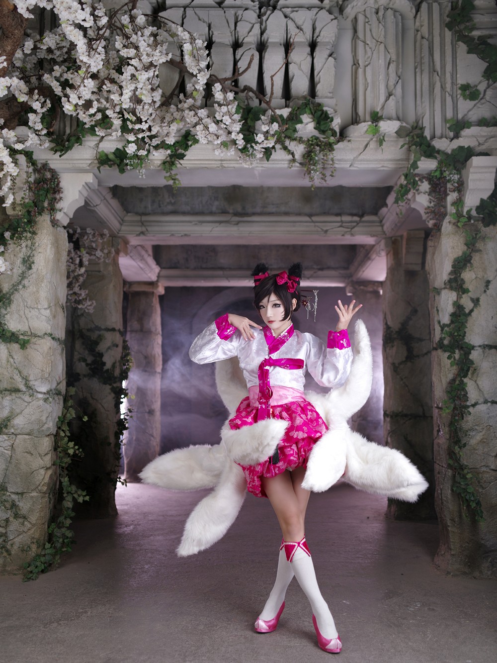 122_League_of_Legends_Divine_Dynasty_Ahri_17.jpg