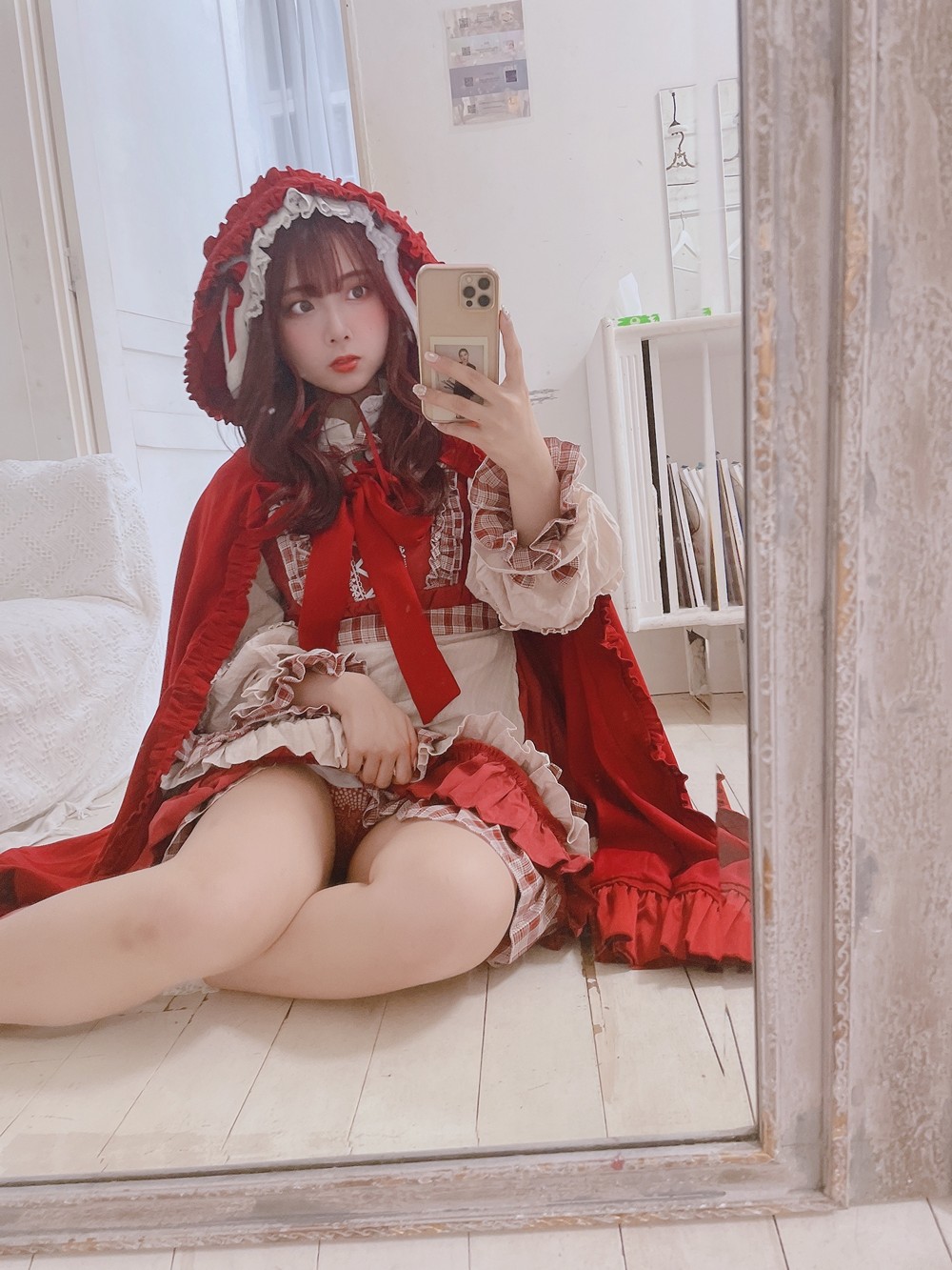 50_Red_Riding_Hood_50.jpg