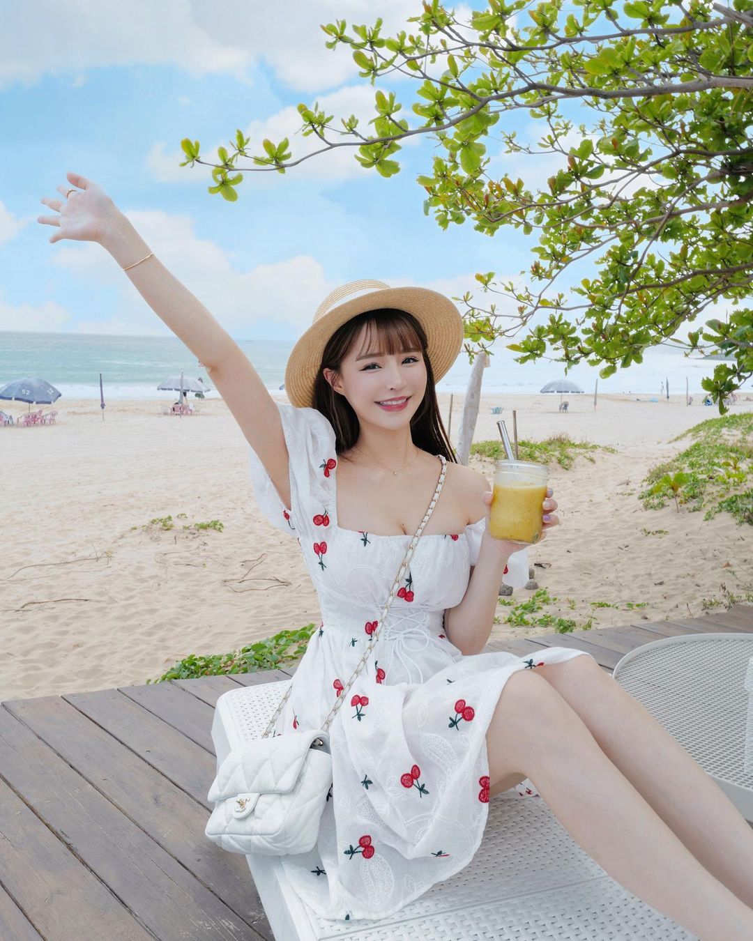 呆萌女孩「元元」寫真尺度大突破 全身上下也太犯規！ - 美女圖 -