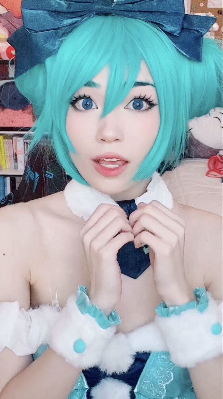 Emiru_Miku_07.jpg
