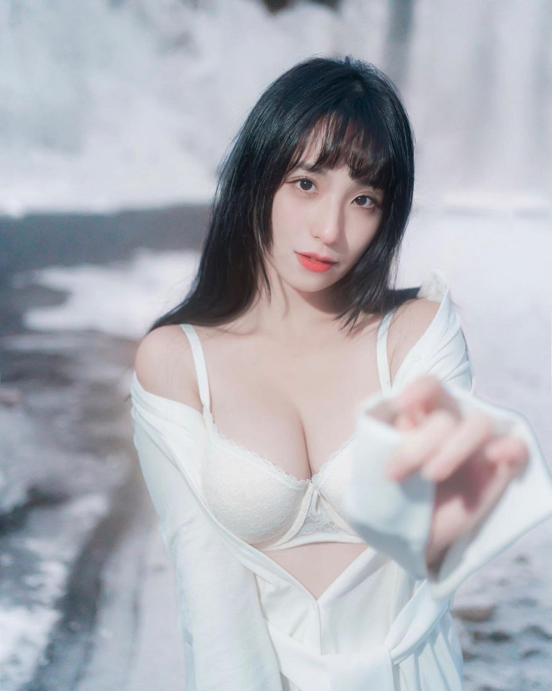 爆乳實況主「蘋蘋澎澎」身材爆擊！養眼畫面好火辣！ - 美女圖 -