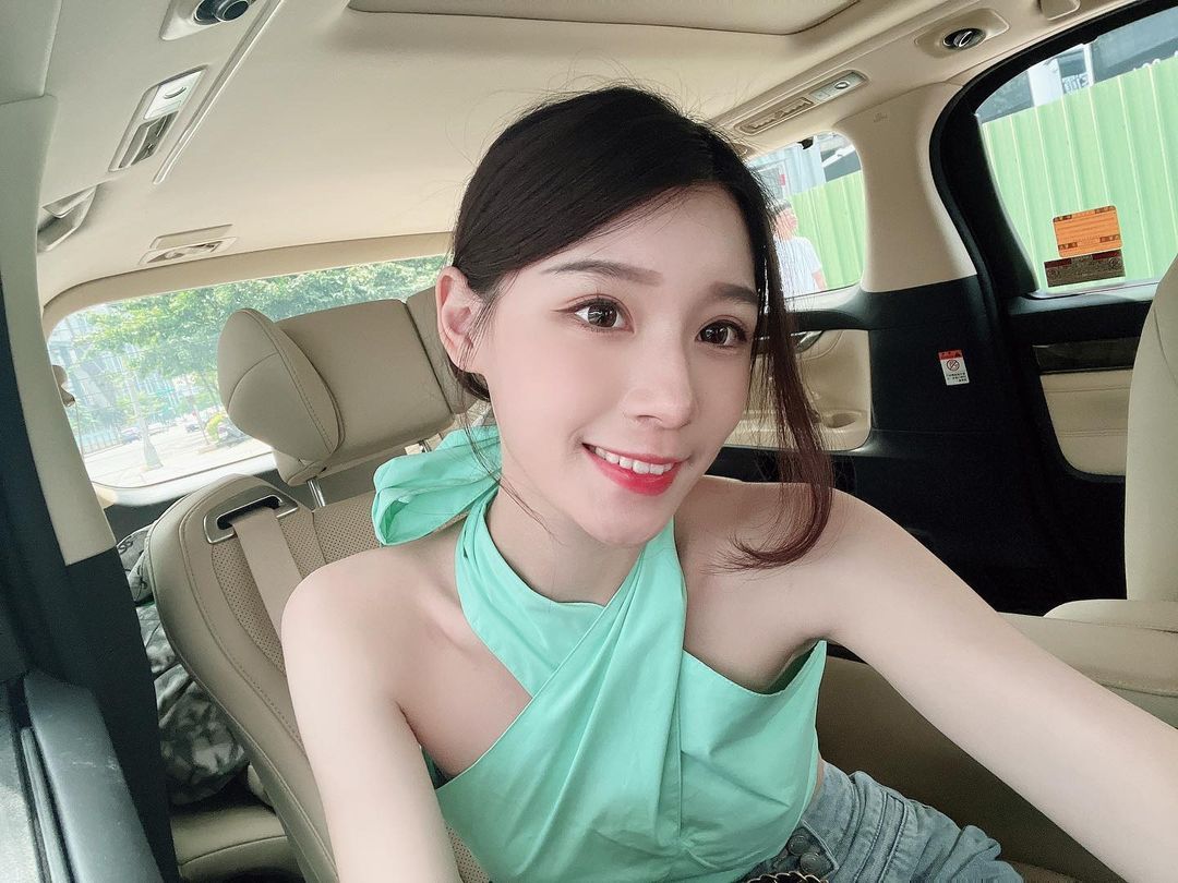 正妹「Chin沁柔」甜美氣質超迷人 帶你墜入戀愛深淵 - 美女圖 -