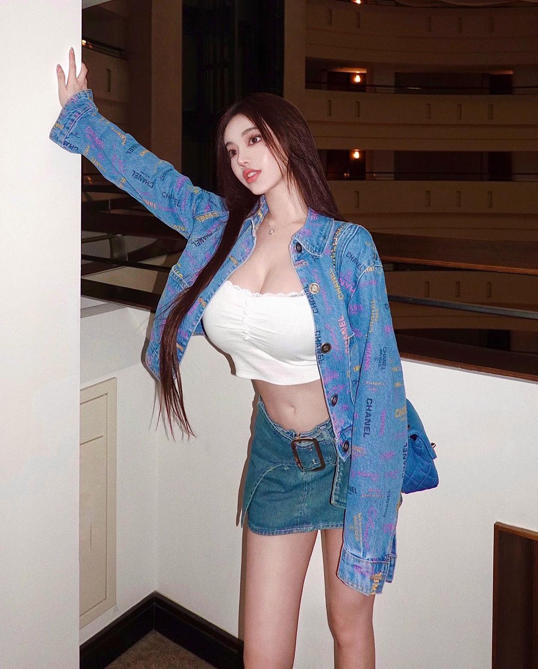 網紅「黃琳」甜笑好誘惑....一個不小心尺度大開 - 美女圖 -