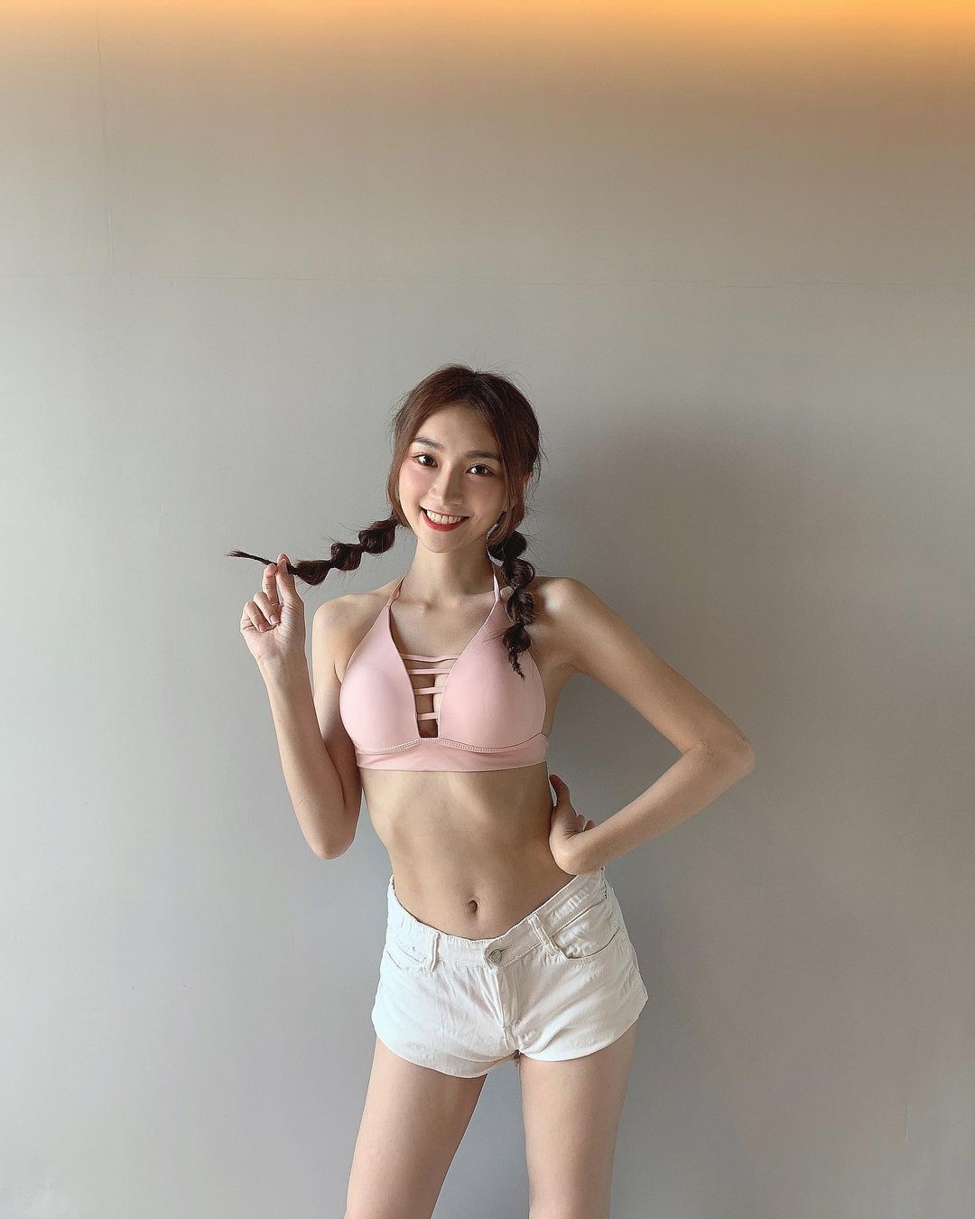 美顏正妹「高曼容」極品顏值是全場上最美的風景 - 美女圖 -