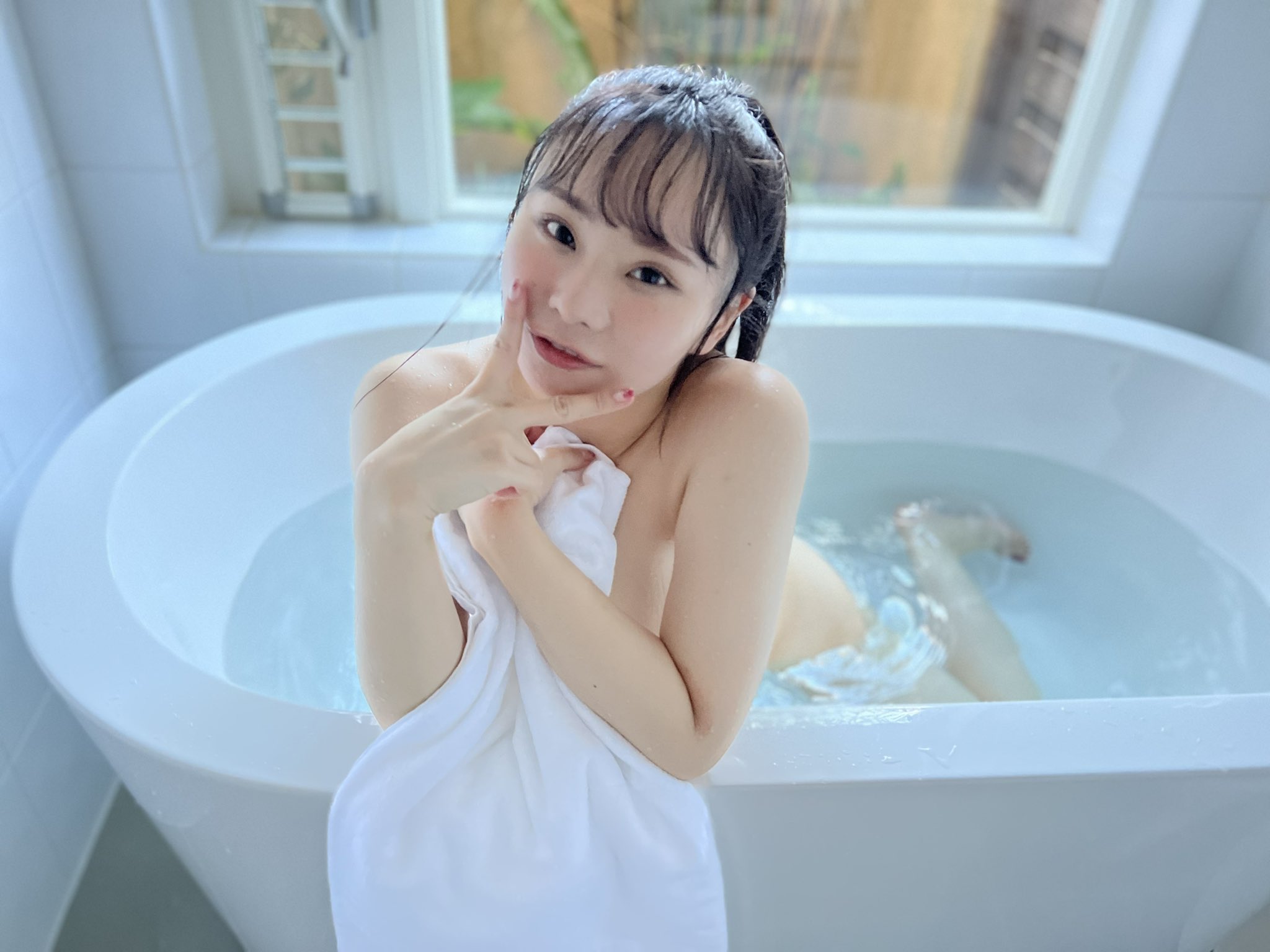 人氣童星發育過激…頂H CUP巨乳下海《中山文香》有容（貌）奶又大！ - AV女優- JKF 捷克論壇