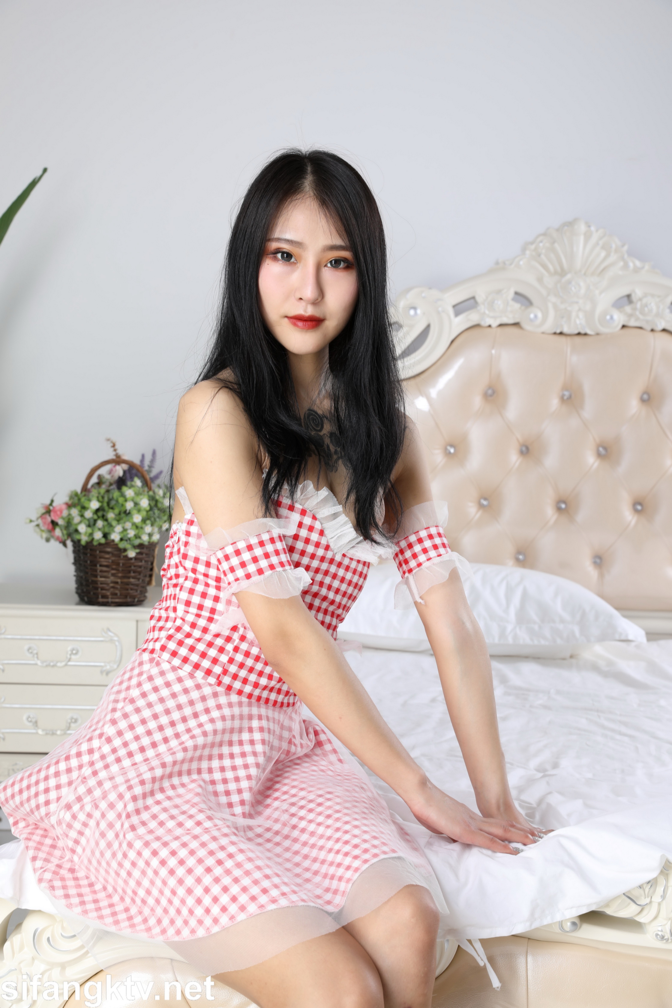 喏閔藝校畢業小姐姐下海頂級私拍女體藝術NO:1
