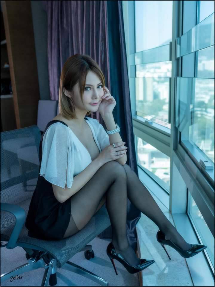 人美 絲襪穿上美腿 性感加分 - 貼圖 - 清涼寫真 -