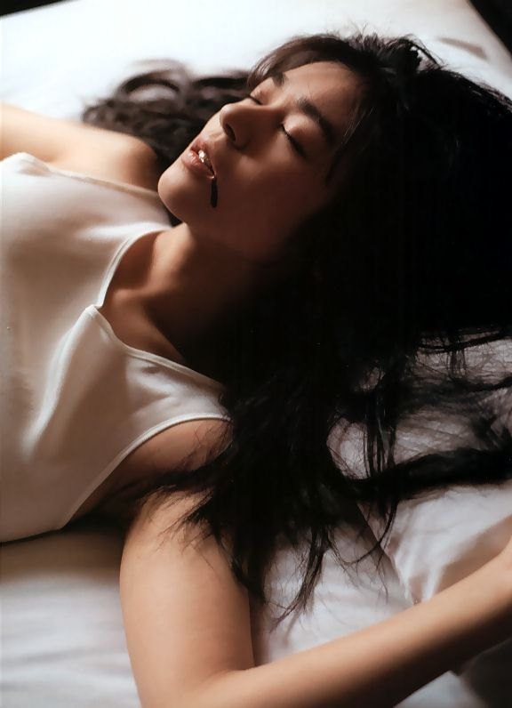 青山知可子國寶レベルのおっぱいが見れるお寶畫像！