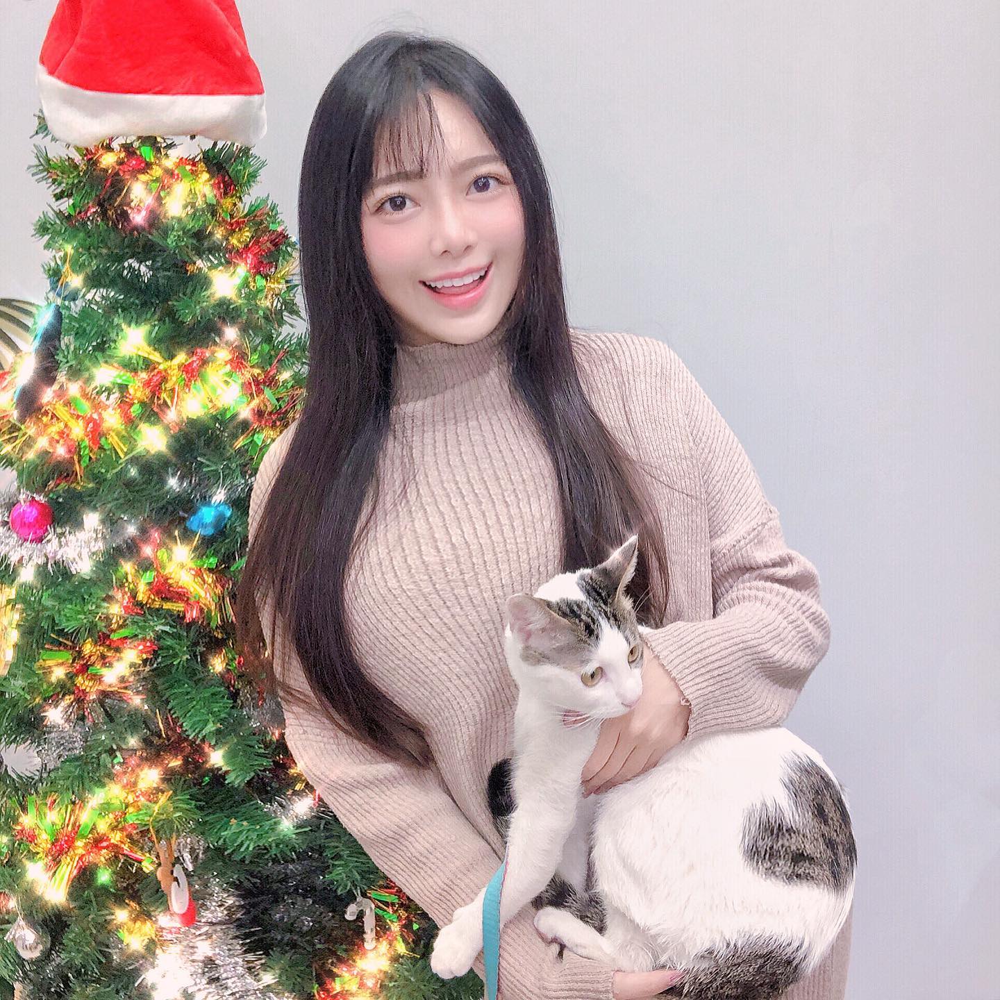 爆乳美模「霍萱」火辣身材畢露....畫面整個好養眼 - 素人正妹 -