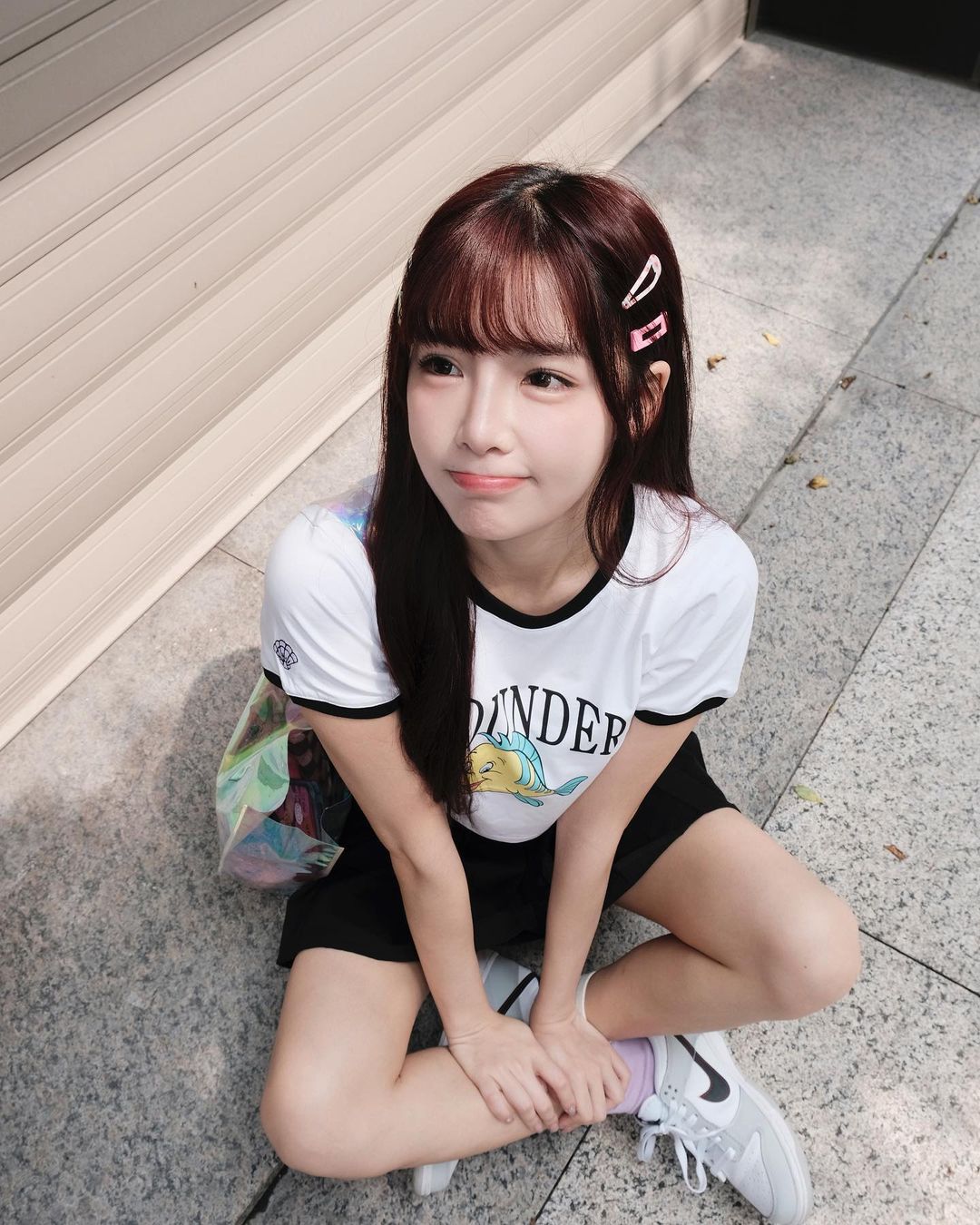 啦啦隊女神「李恩菲x菲菲」清純氣質、自拍角度超性感 - 美女圖 -