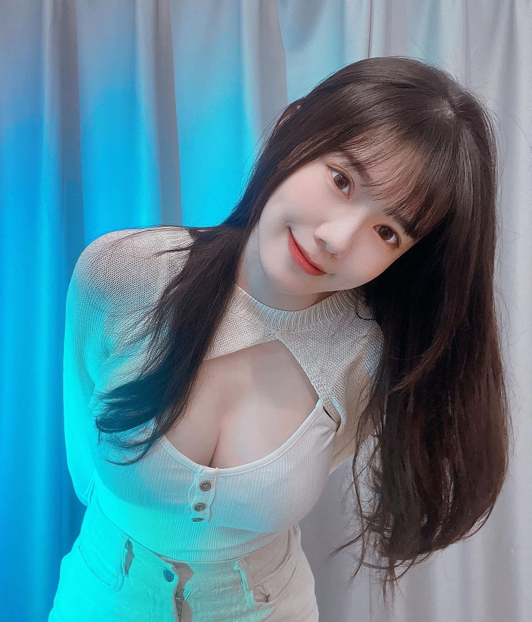 甜美女孩「皮皮♡17Baby」絕頂身材驚艷全場 白又搶眼 - 美女圖 -