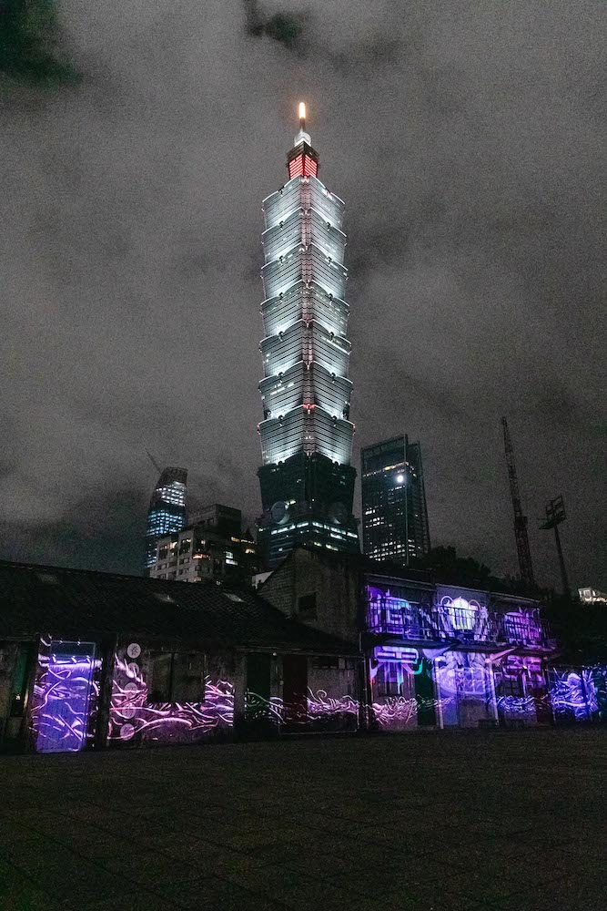 06_光影映襯下，感受科技與人性的交織，並一同思索未來的可能性。.jpg.jpg