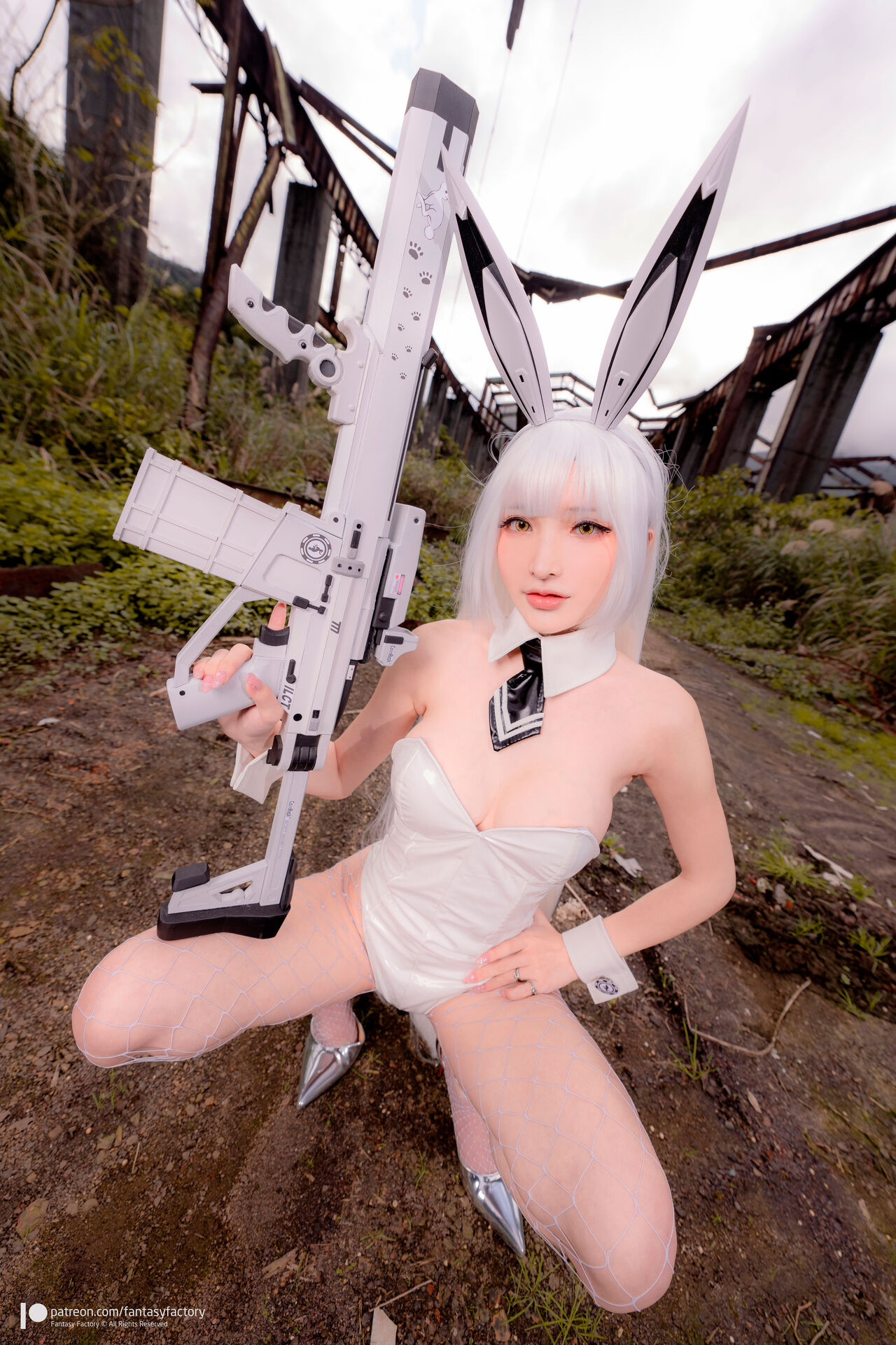 Fantasy Factory - Blanc-28