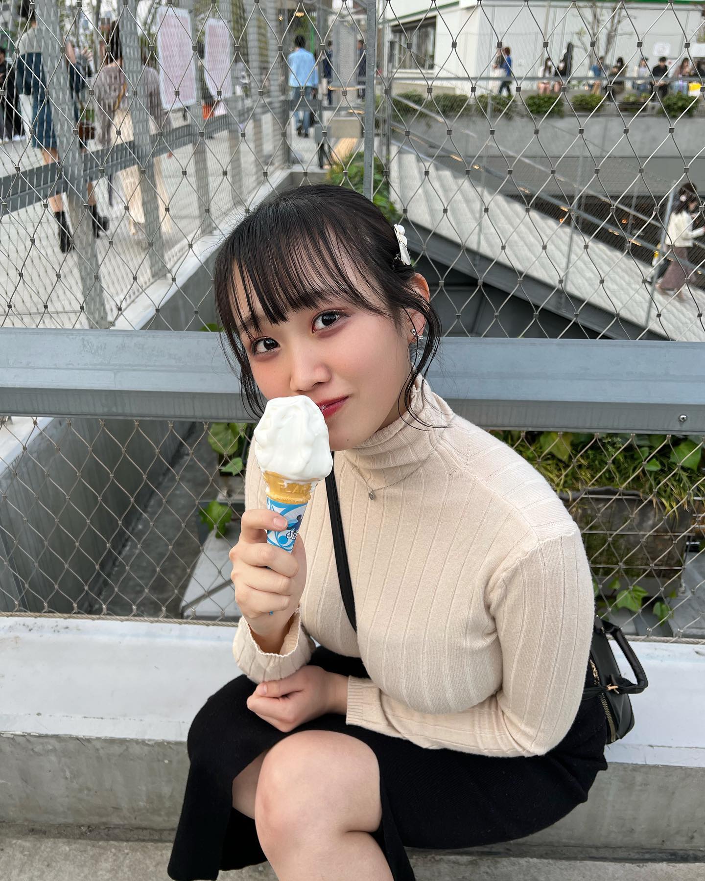 riho_okumura_official_1680872616_3075704889568286087_5445069536.jpg