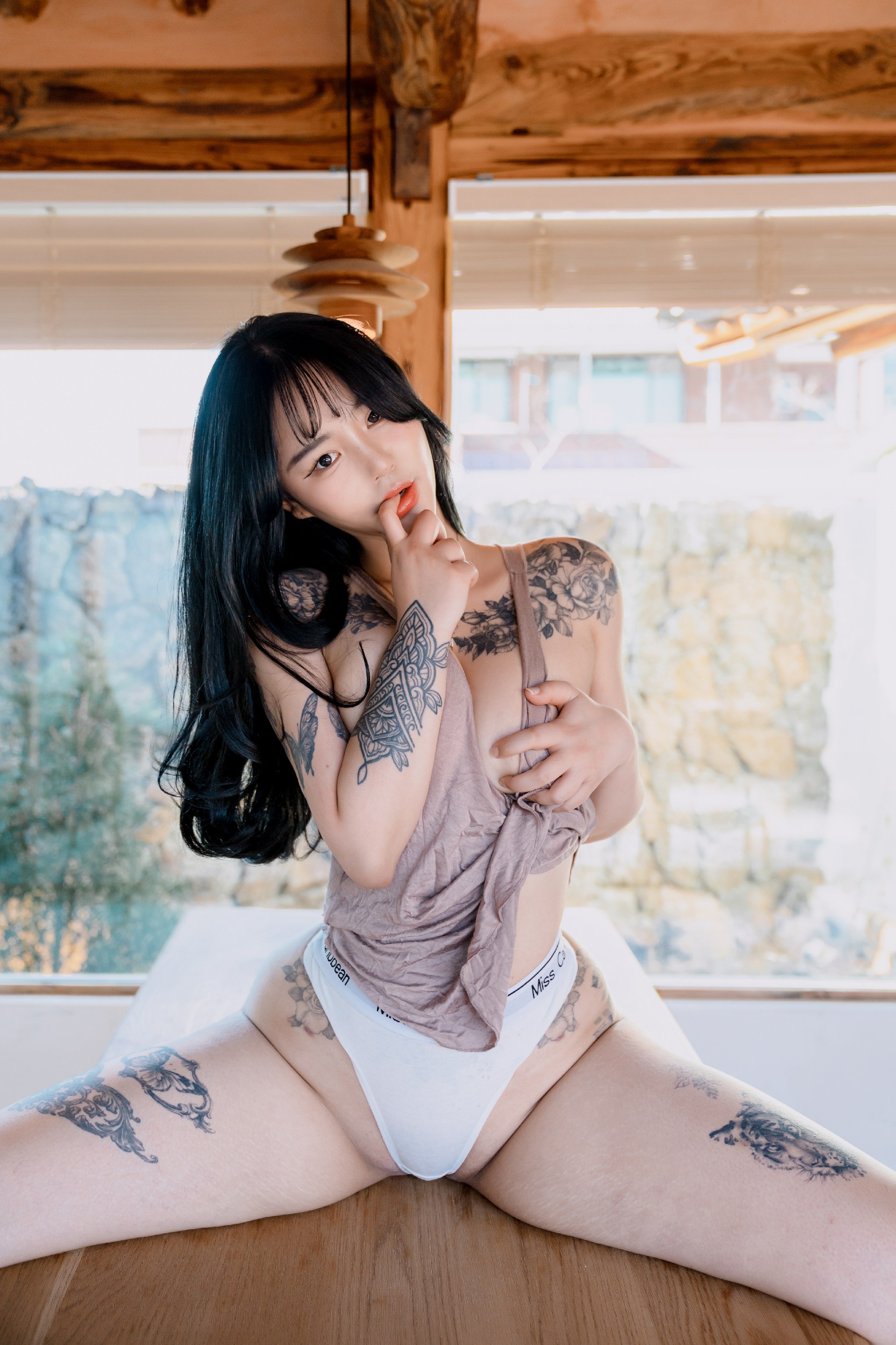 Jeon-Bo-Yeon-T-Pants-MrCong.com-026.jpg