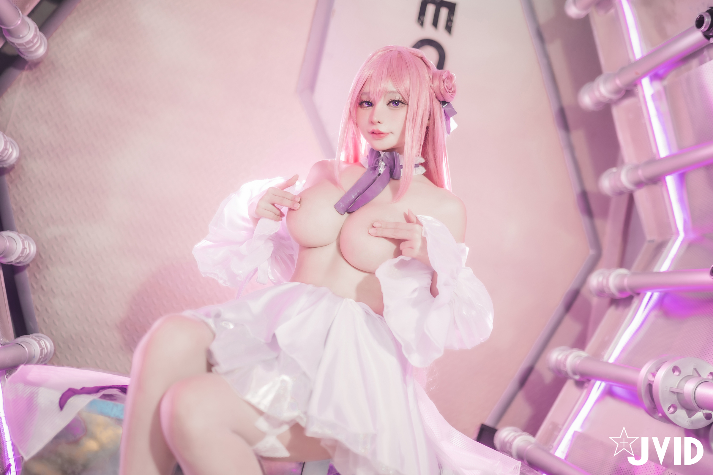 泰國頂級Coser「Meenfox」化身被半獸人抓走的爆乳村姑！「雪白美體」即將亮相TSE