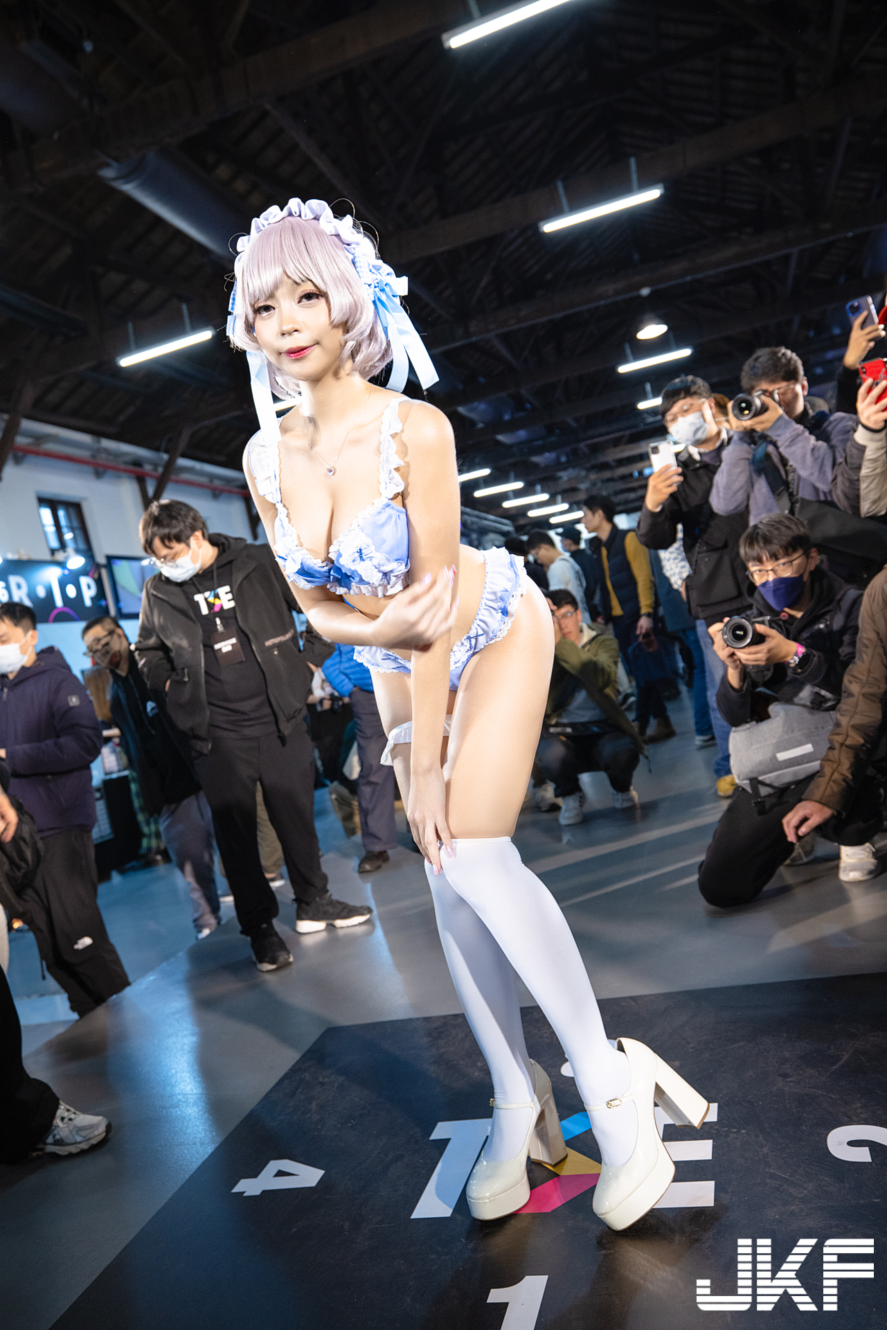 精靈系Coser「仁美」連續三天高人氣！「巨乳翹臀」讓粉絲近距離狂攝