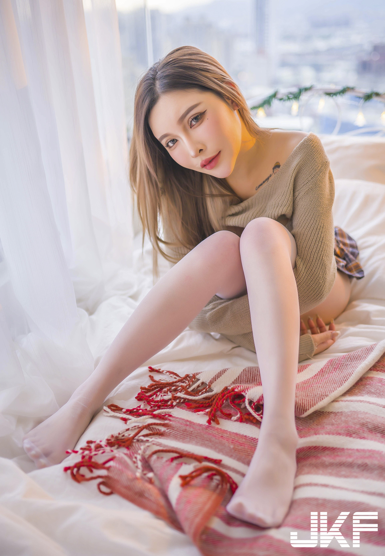 性感學生妹「姍姍」過年約學長見面！超火辣「美乳嫩臀」誘惑中