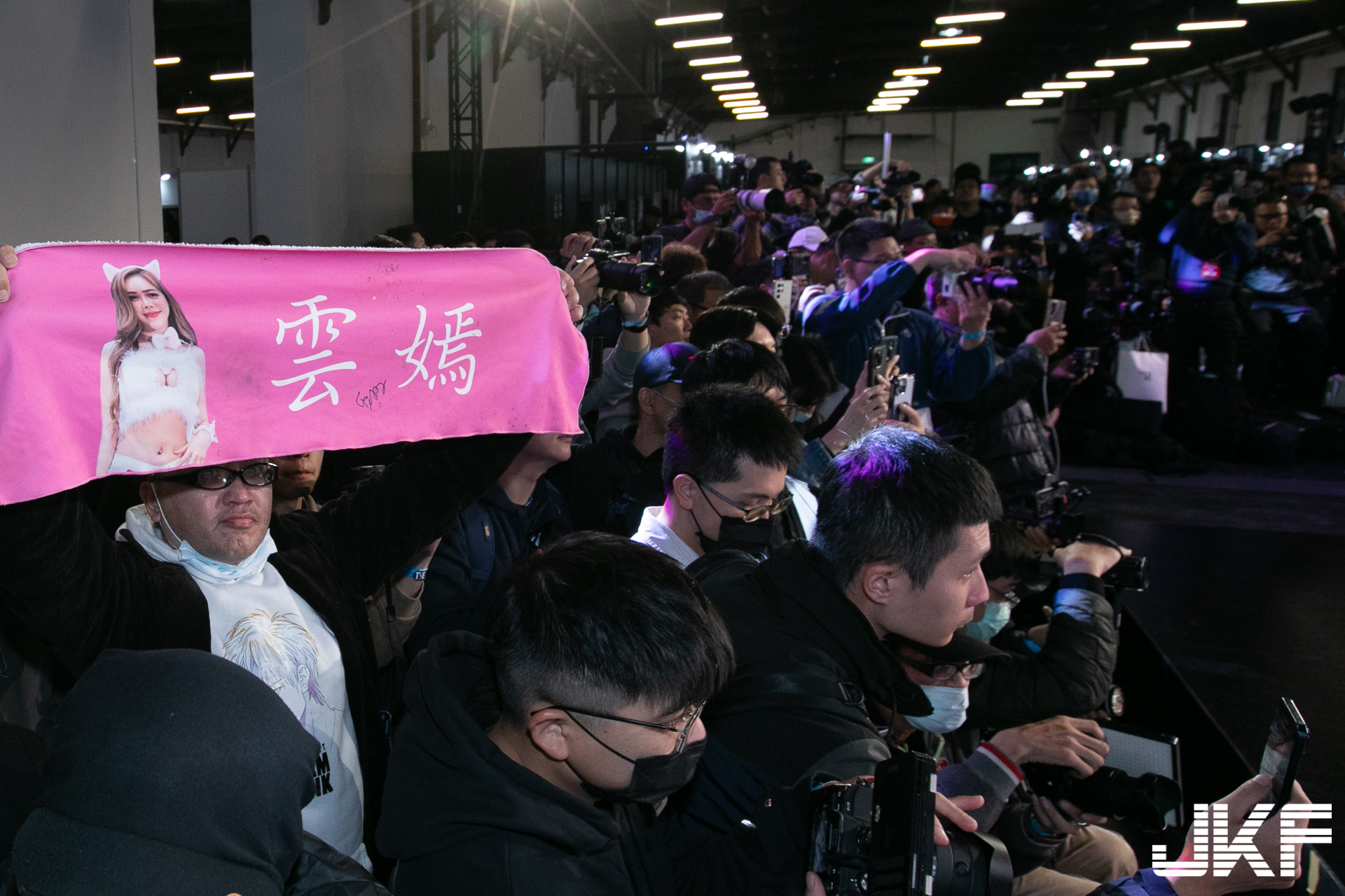 人間芭比《雲嫣》化身翹臀小白兔　誘影舞台熱舞貼粉絲！