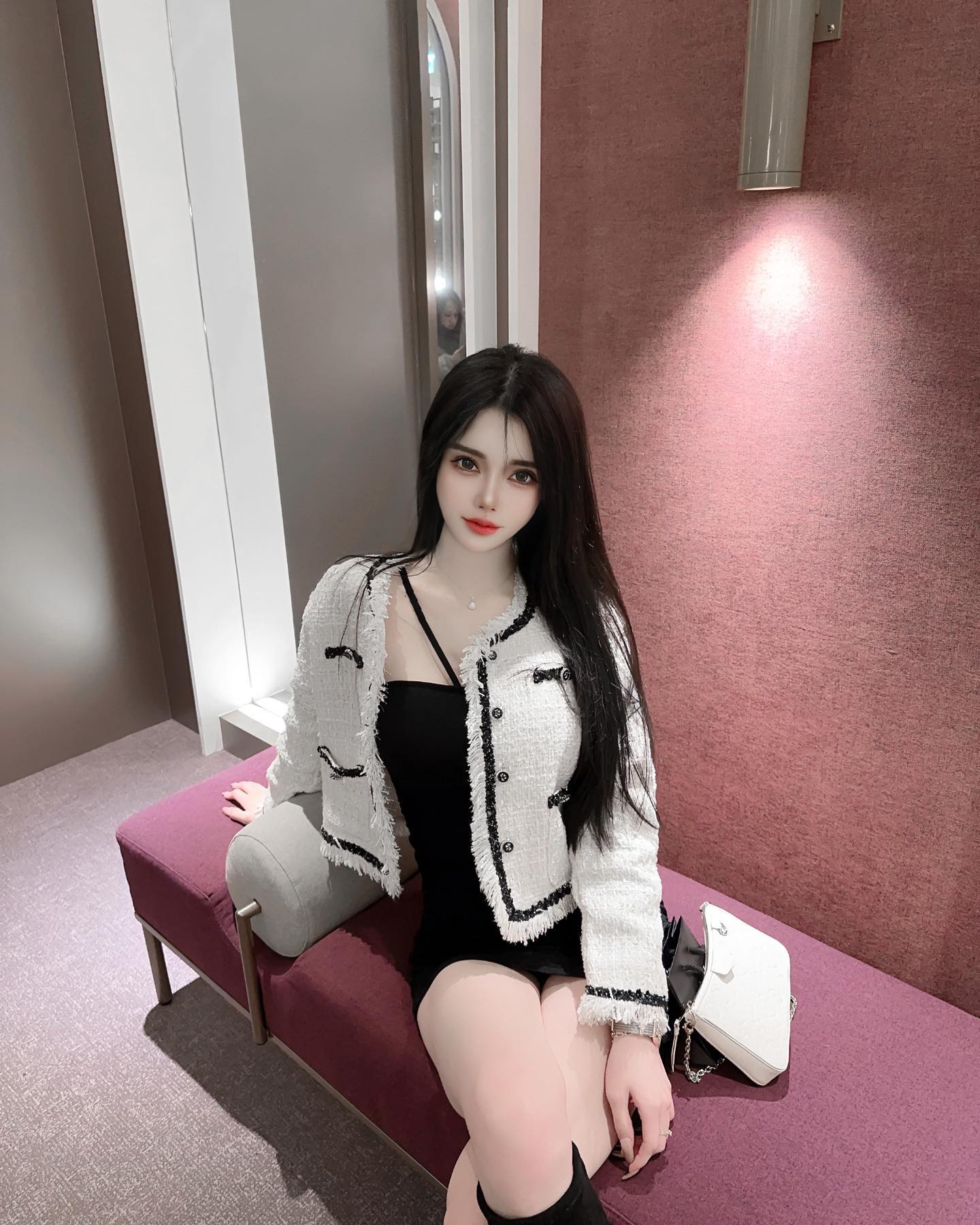 台中人有福了！科技育髮師「Li妍」人美身材辣，還提供到府服務