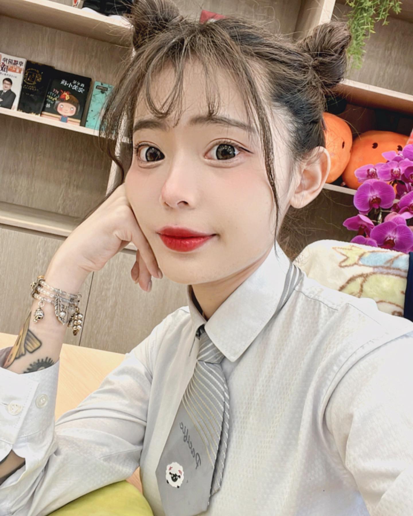 台中北屯「甜美房仲」人小力量大！可愛又專業這還不瘋狂成交？