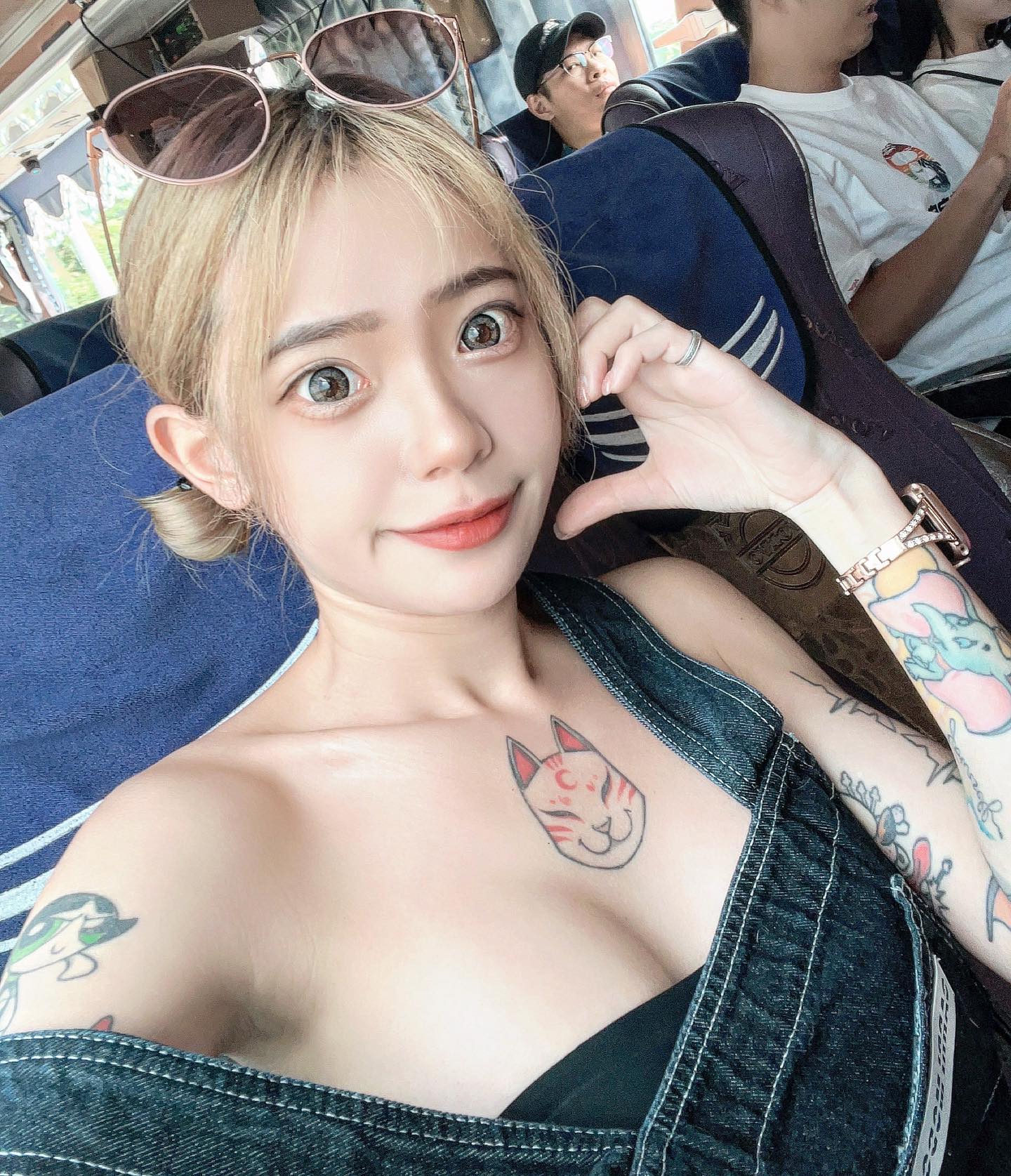 台中北屯「甜美房仲」人小力量大！可愛又專業這還不瘋狂成交？