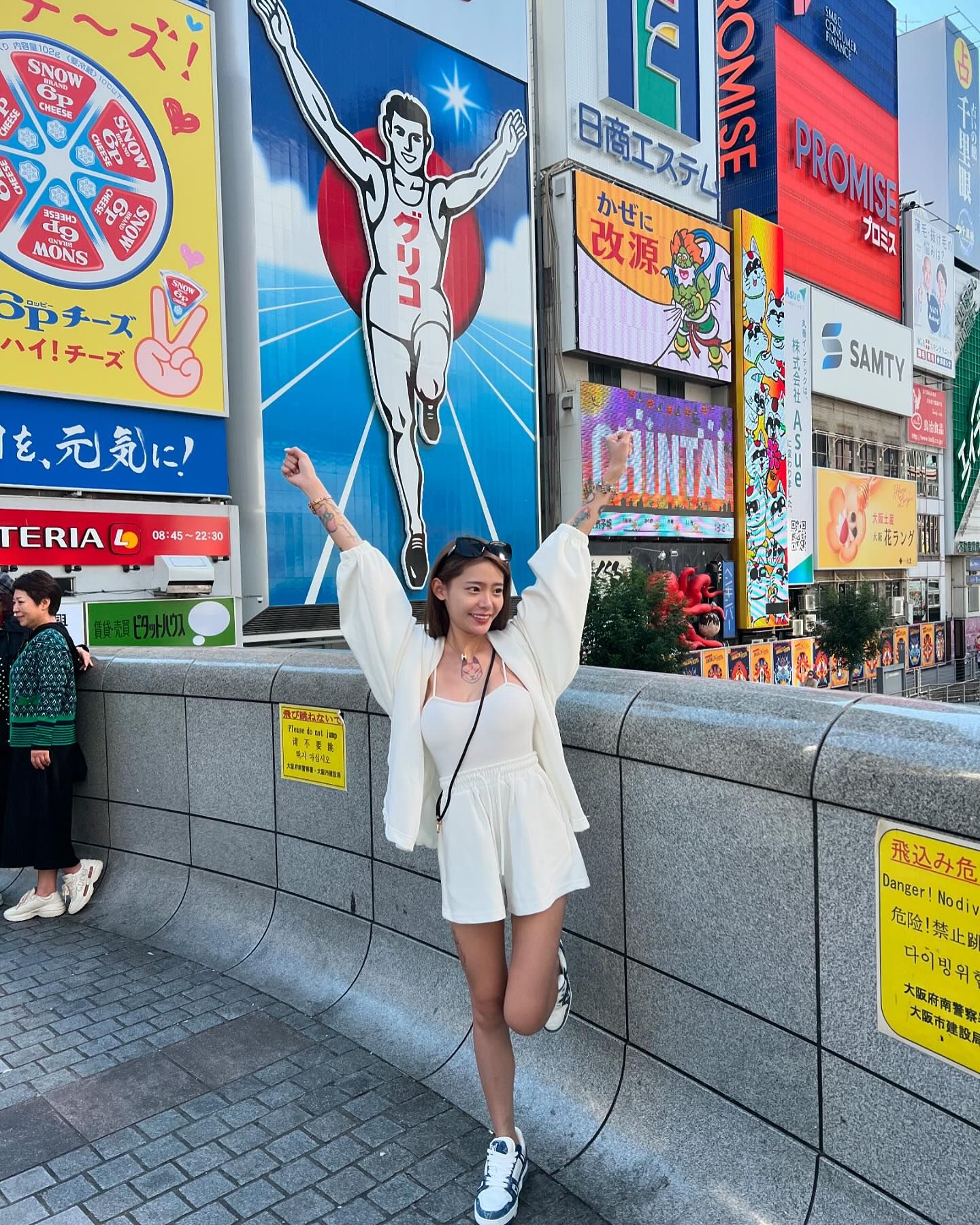 台中北屯「甜美房仲」人小力量大！可愛又專業這還不瘋狂成交？